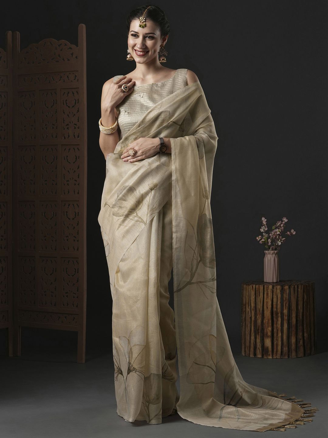 

Mitera Floral Zari Organza Saree, Cream