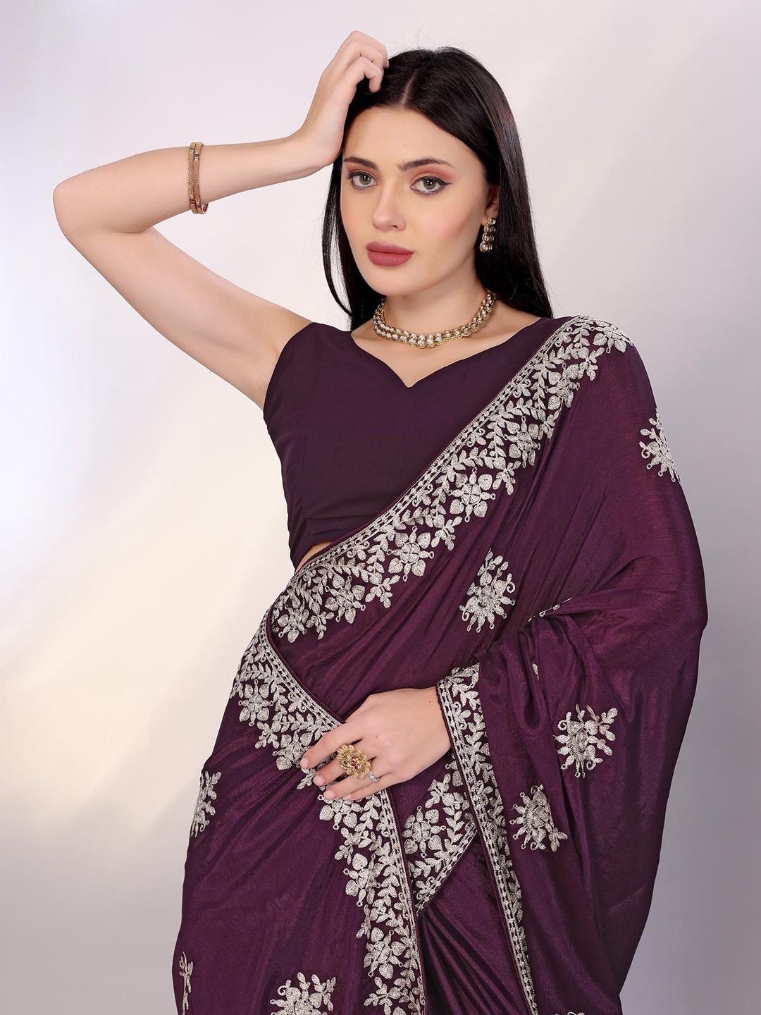 

HERE&NOW Embellished Embroidered Saree, Purple