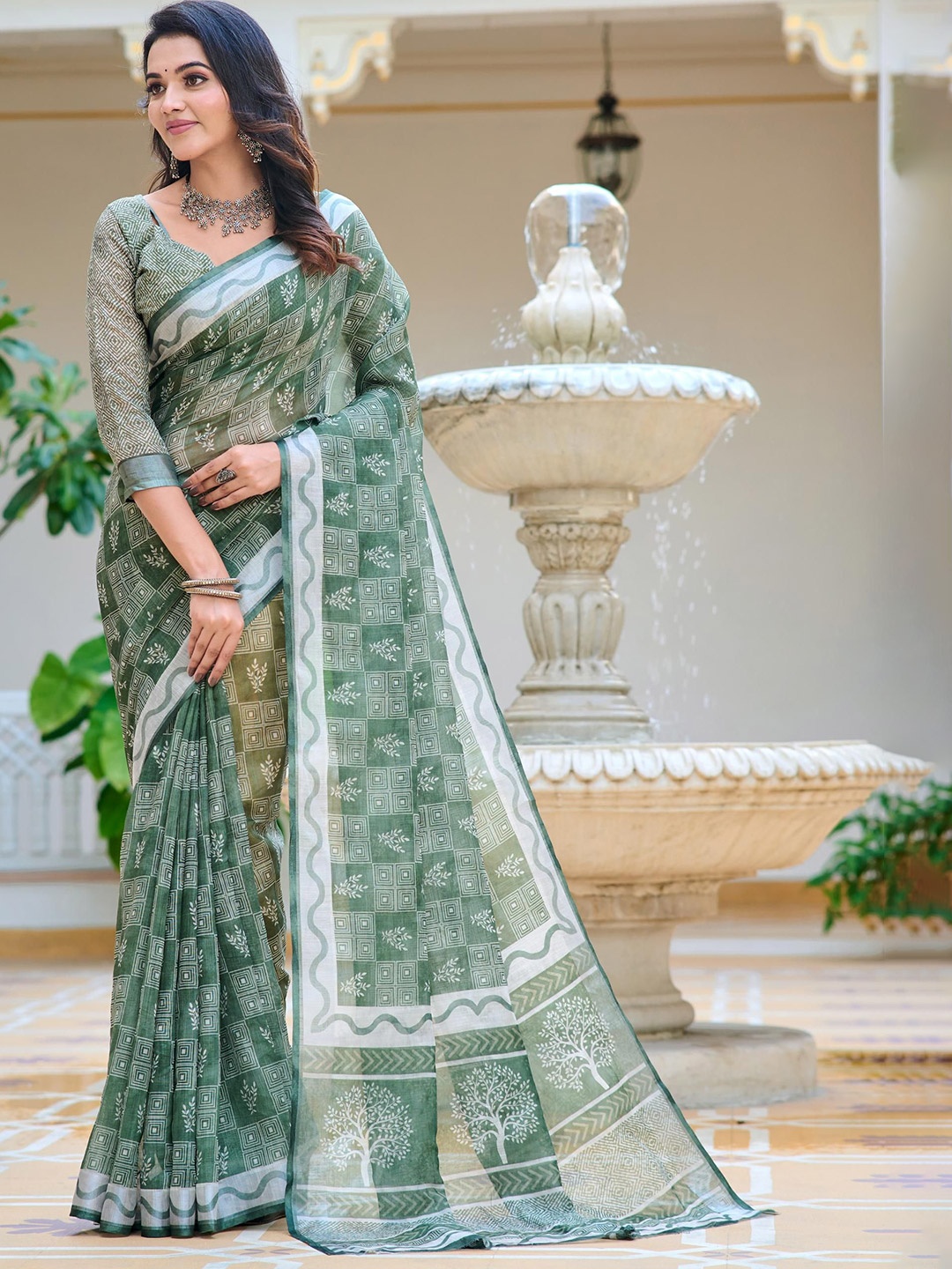 

KALINI Zari Linen Blend Khadi Saree, Green