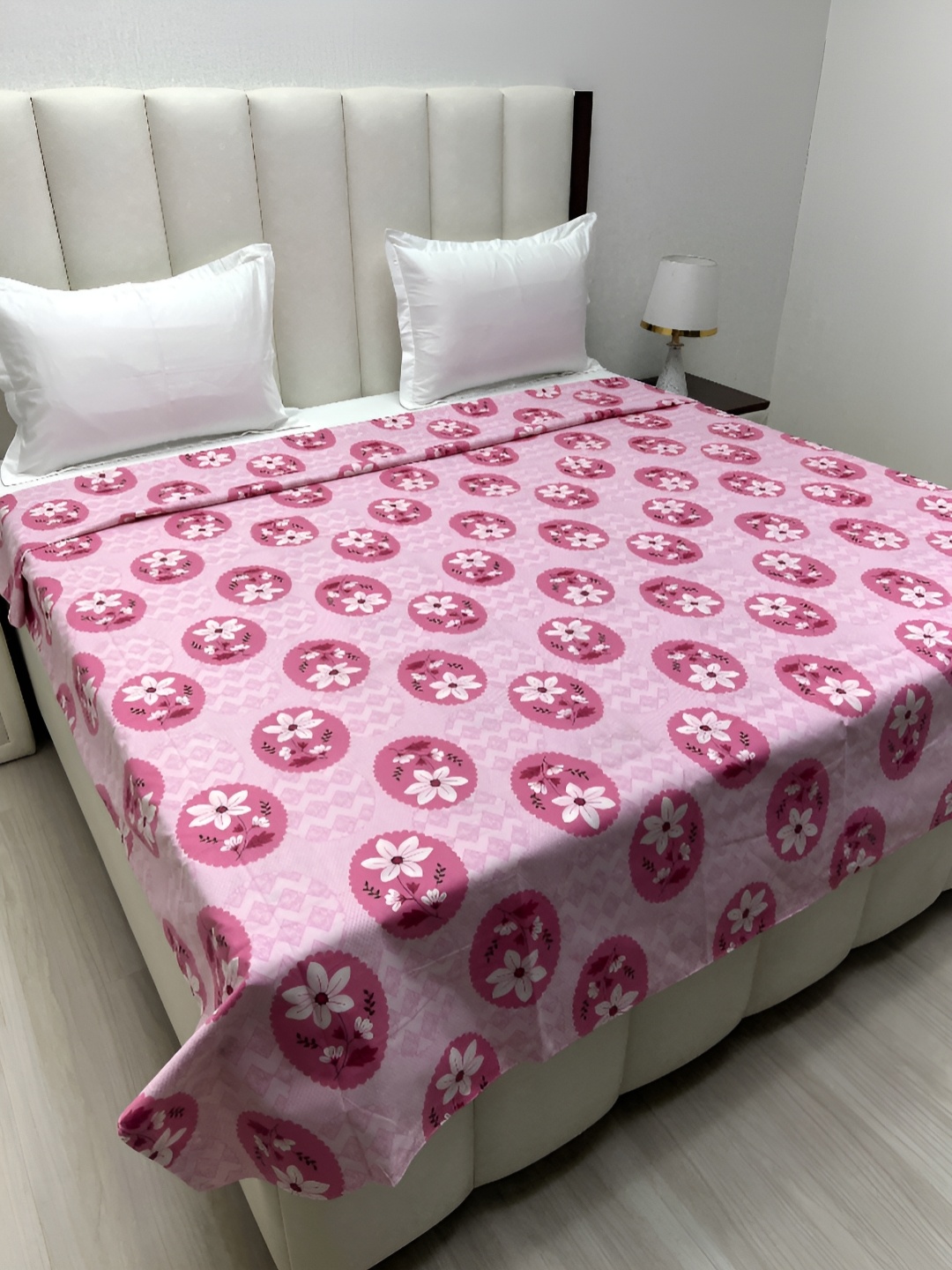 

Pure Decor Pink & White Printed Pure Cotton 260 TC King Size Duvet Cover