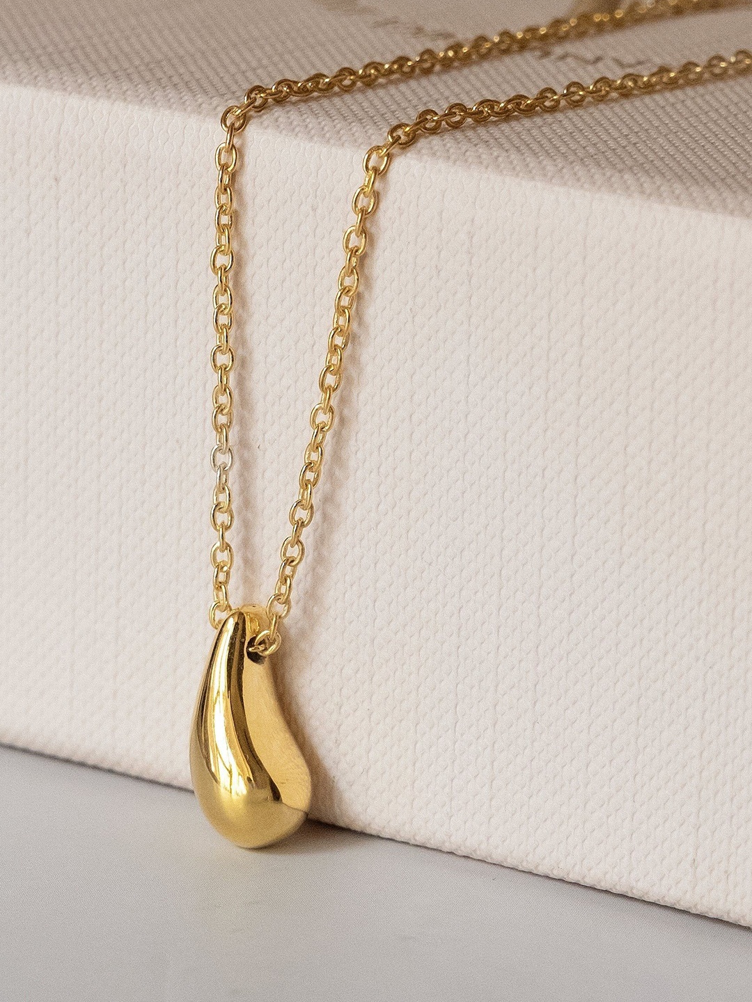 

Anushka Jain Jewellery Sterling Silver Gold-Plated Necklace