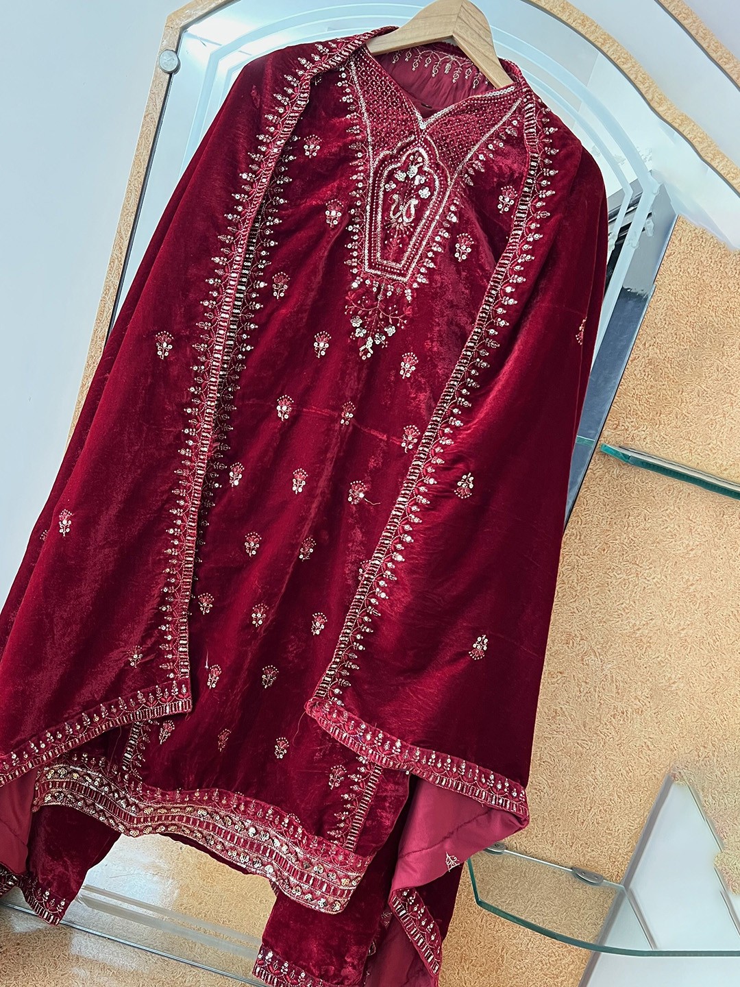 

ZIBLON Ethnic Motifs Embroidered Velvet Thread Work Pakistani Style Kurta With Pyjamas, Maroon