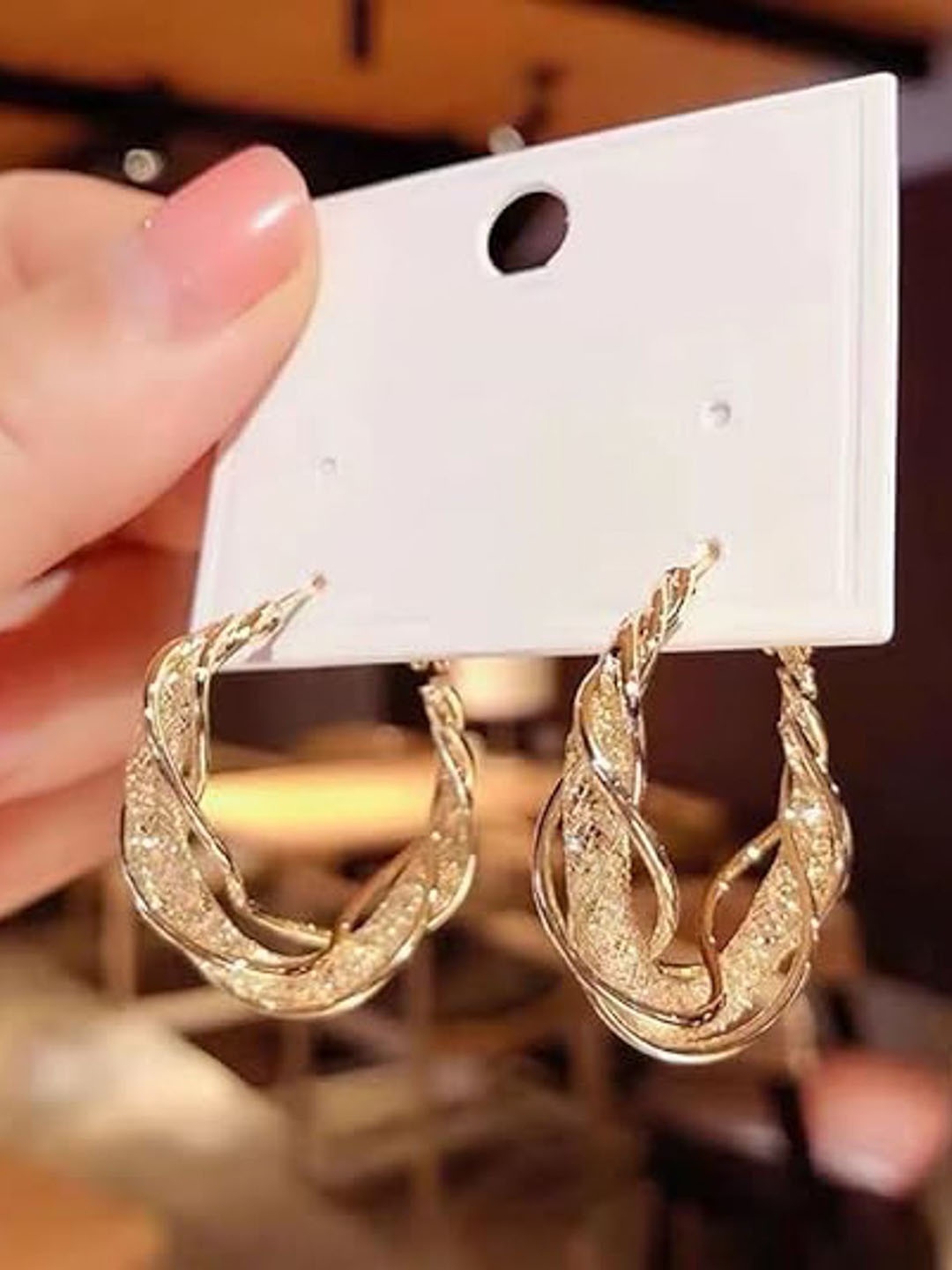 

PolluxCraft Gold-Plated Contemporary Shaped Korean Hoop Earrings
