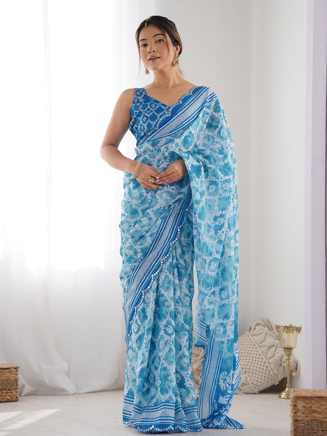 

DIVASTRI Embellished Mirror Work Poly Chiffon Saree, Blue