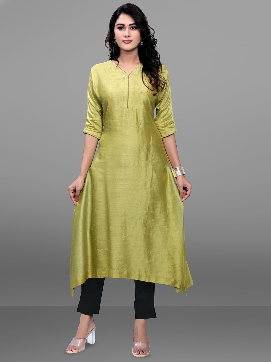 

BABRU V-Neck Asymmetric A-Line Kurta, Green