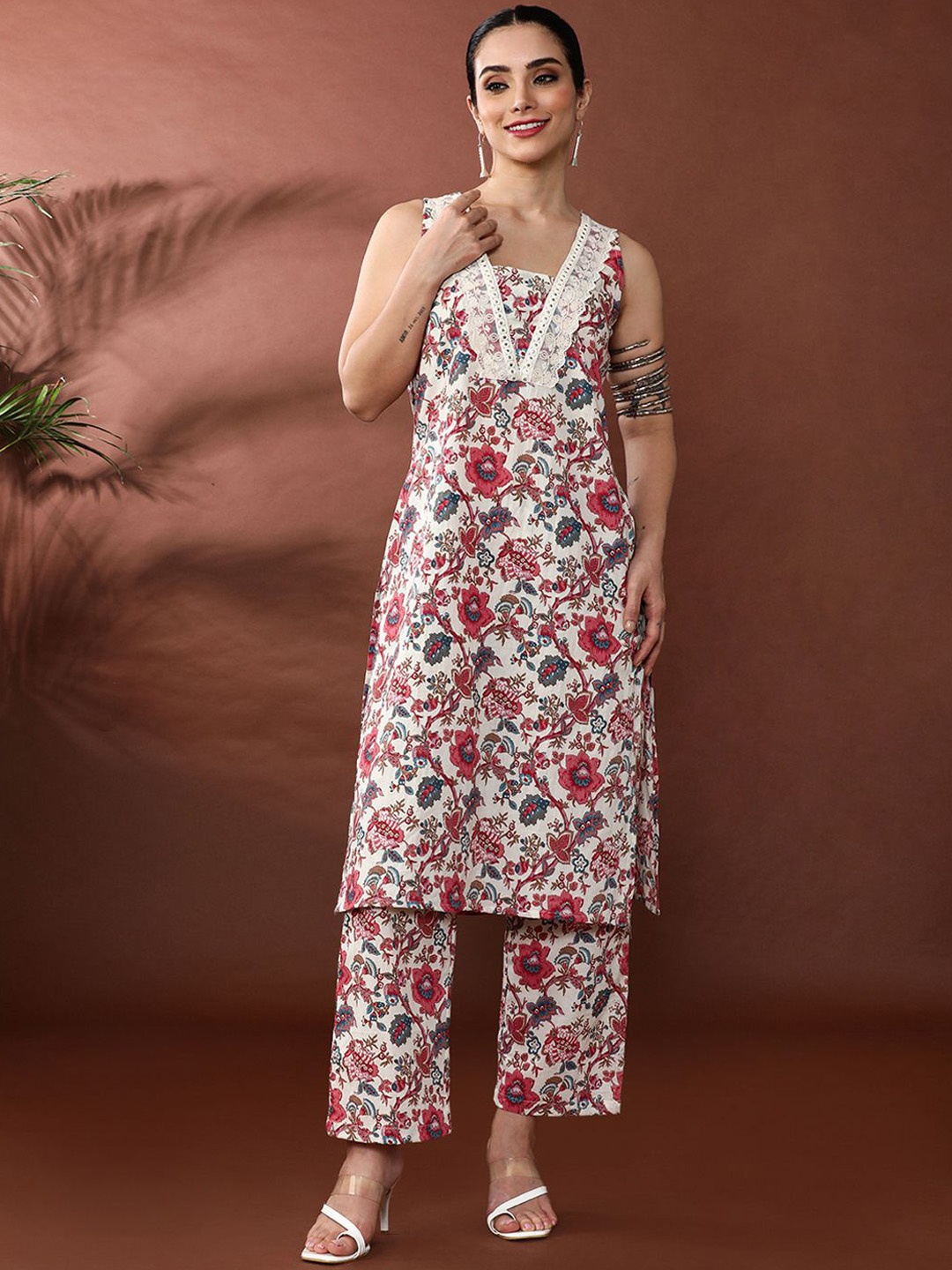

Anouk Floral Printed Square Neck Mirror Work Pure Cotton Kurta With Trouser, Red