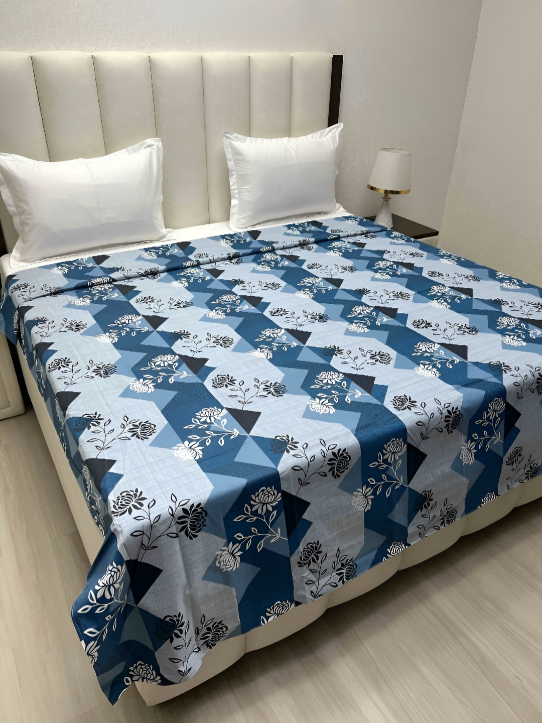 

Pure Decor Blue & White Printed Pure Cotton 260 TC King Size Duvet Cover