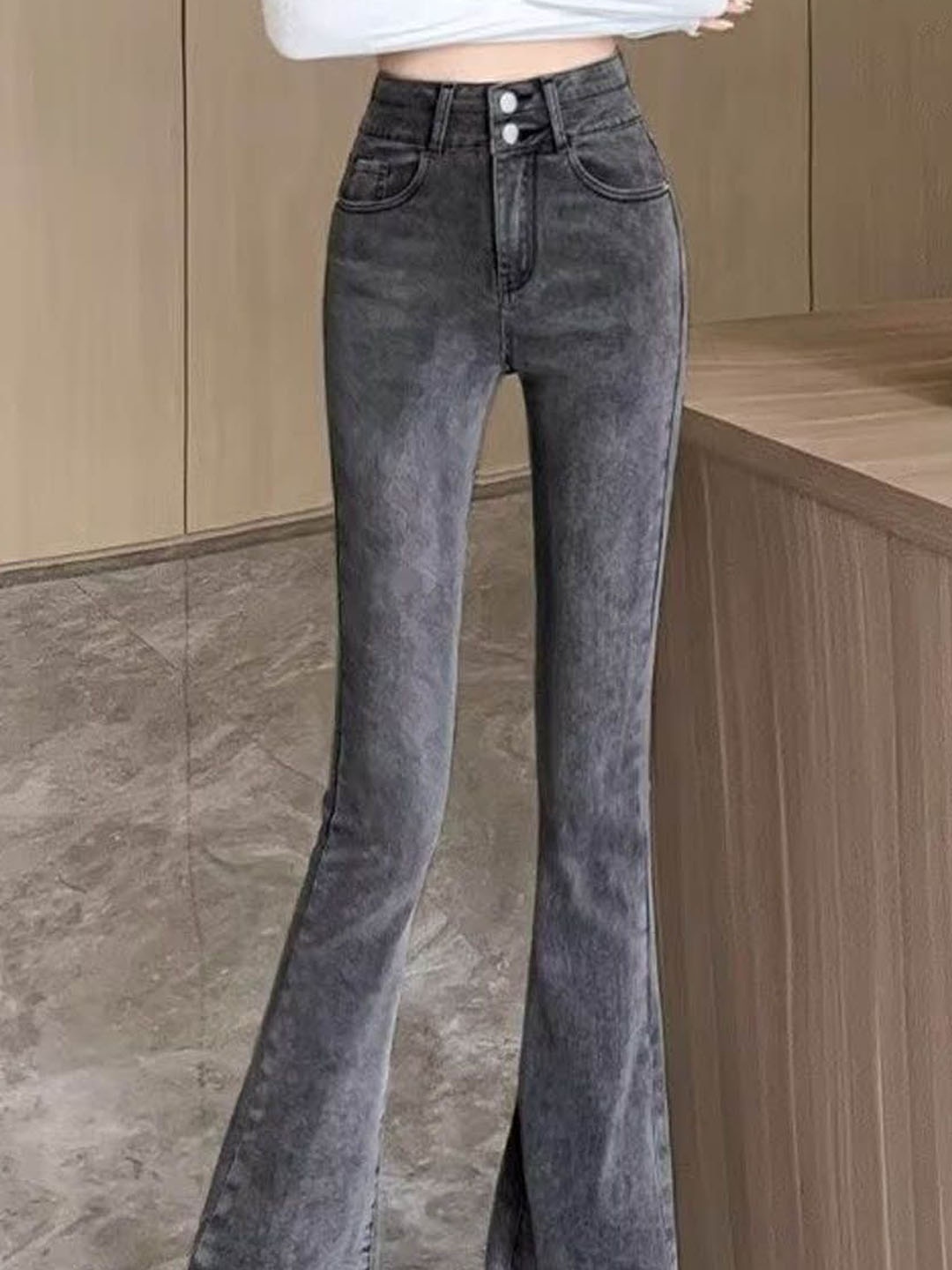 

StyleCast Women Low Distress Light Fade Jeans, Grey
