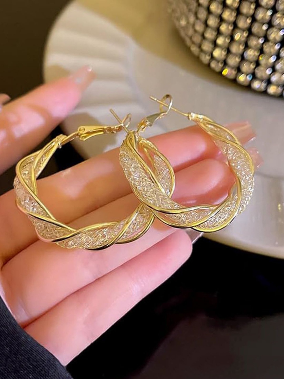 

PolluxCraft Gold-Plated Contemporary Shaped Korean Hoop Earrings