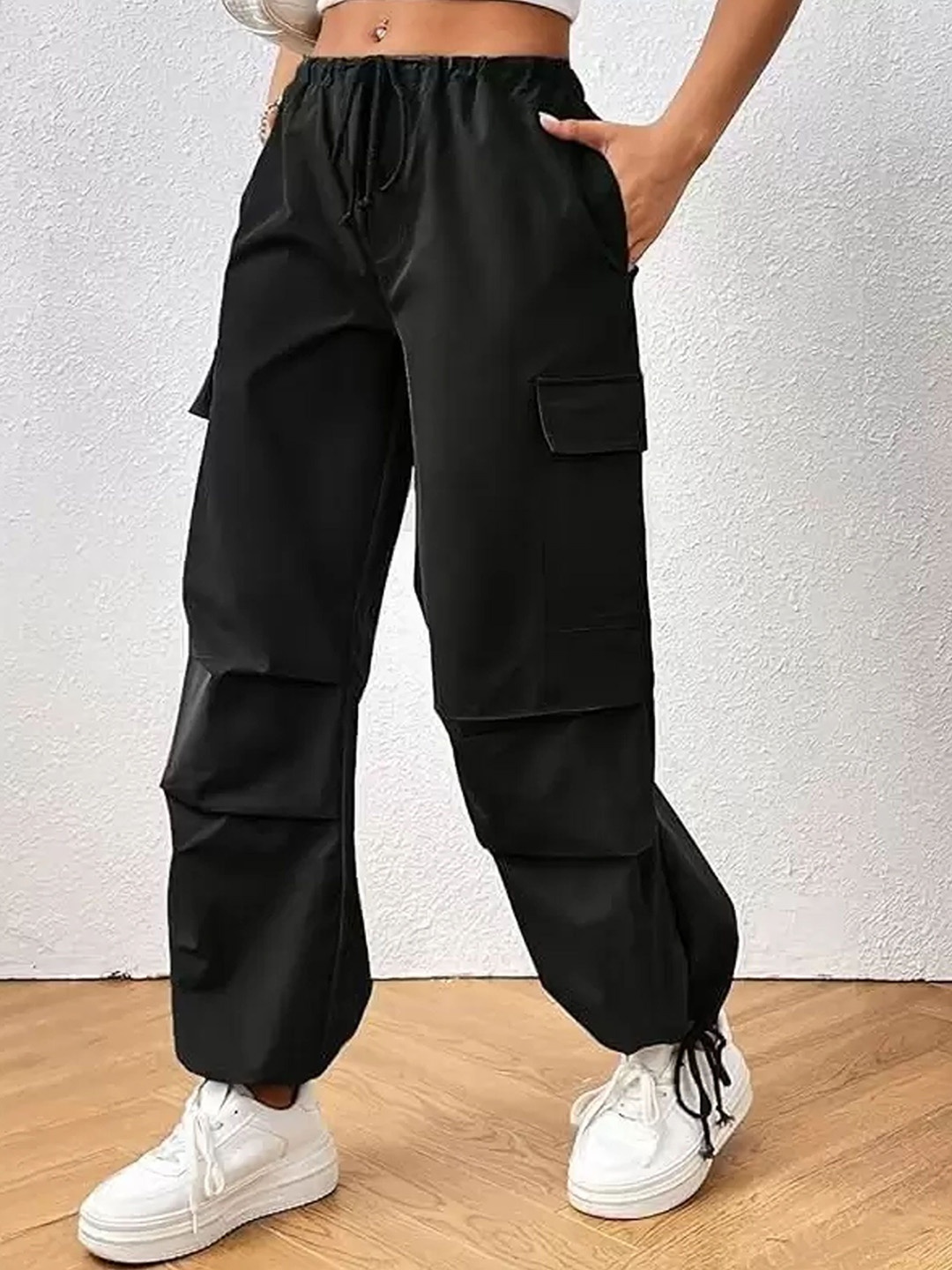

Fashion2wear Women Loose Fit High-Rise Wrinkle Free Pleated Cargos Trousers, Black