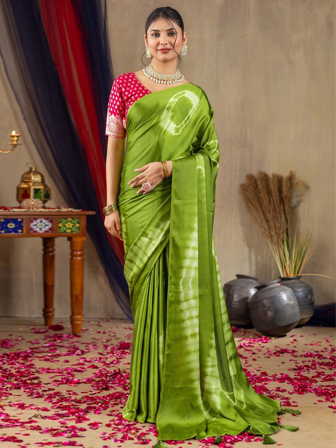 

Mitera Tie and Dye Satin Block Print Saree, Green