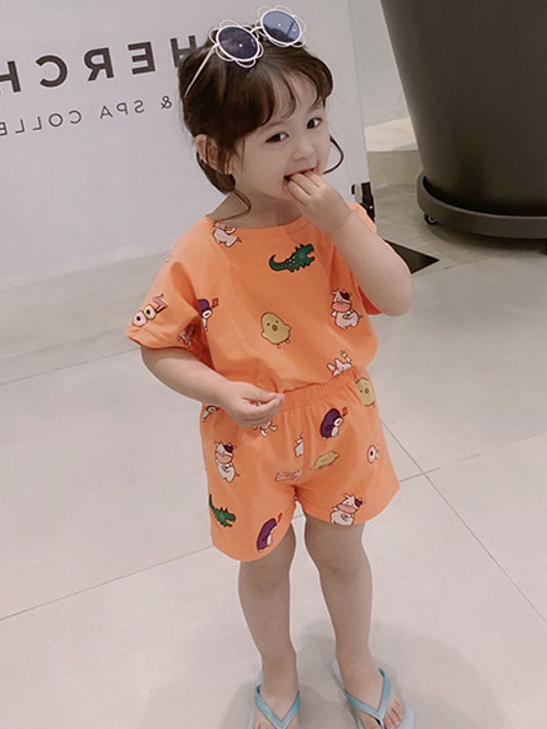 

LULU & SKY Girls Printed Night suit, Orange