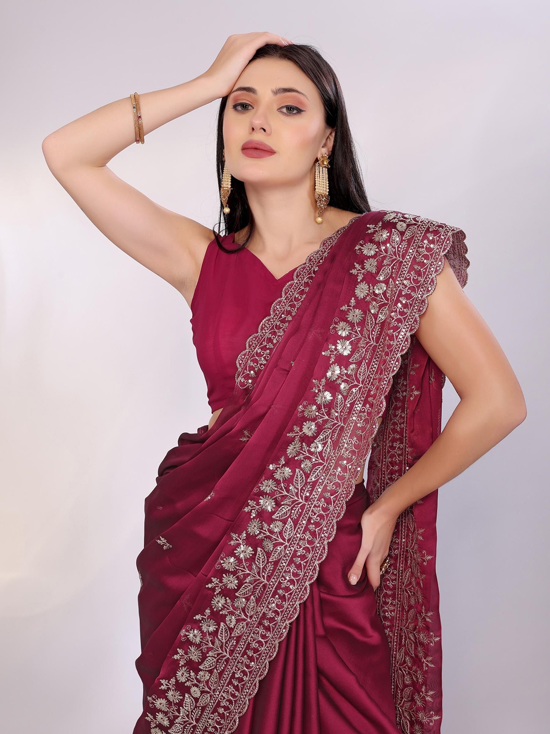 

HERE&NOW Embellished Zari Saree, Magenta