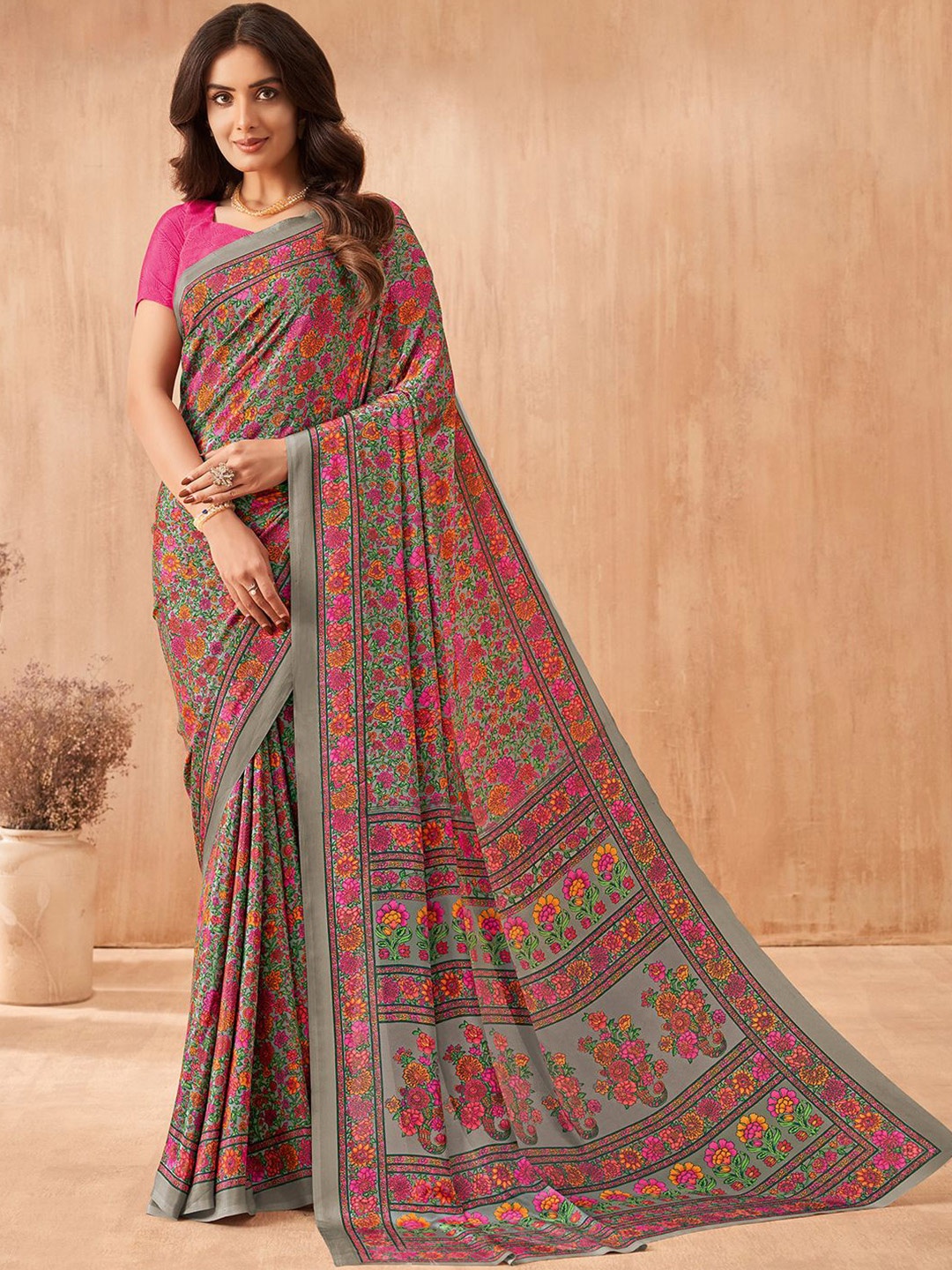 

DIVASTRI Floral Poly Crepe Saree, Pink