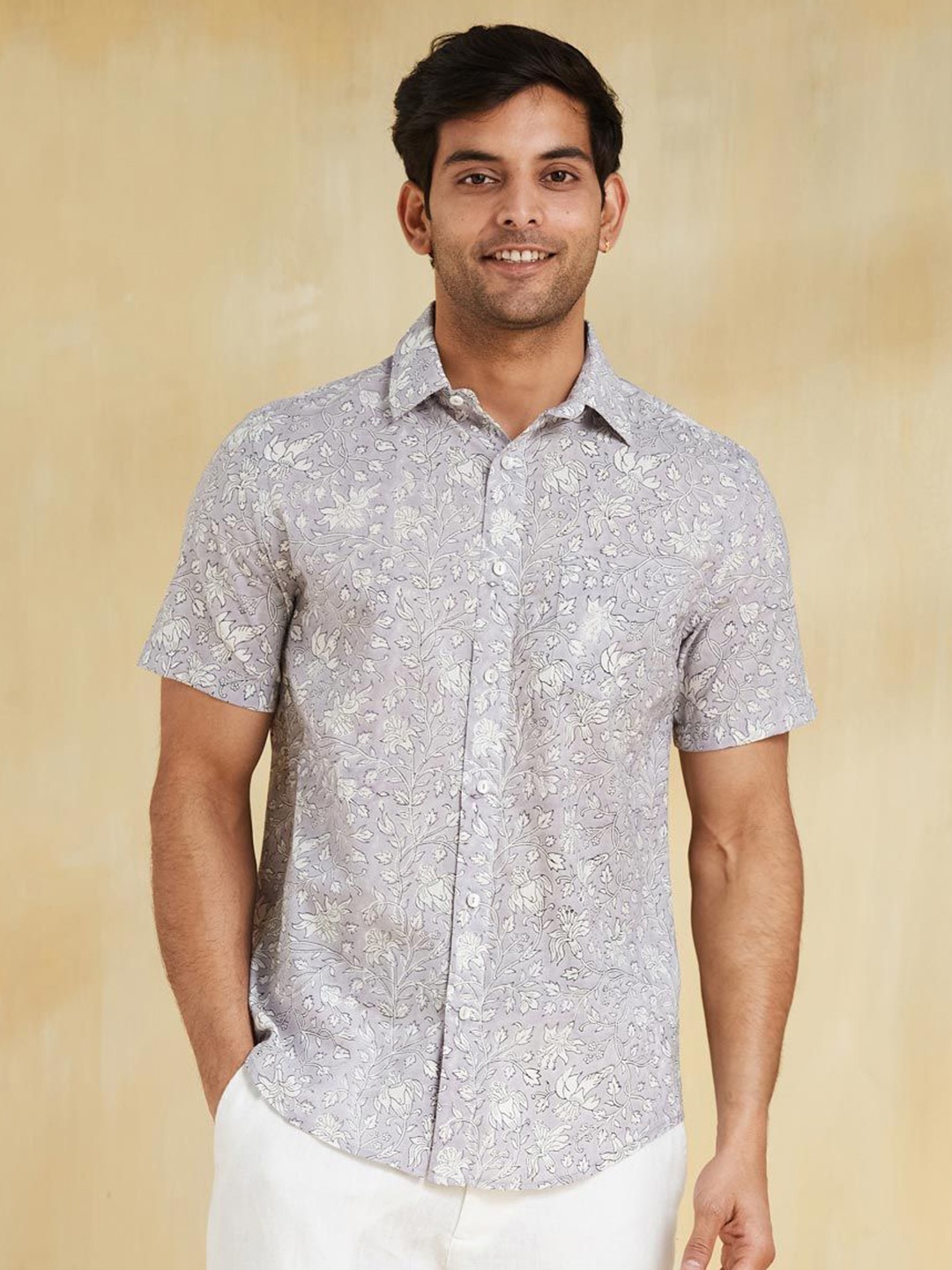 

Fabindia Men Slim Fit Floral Opaque Printed Casual Shirt, Purple