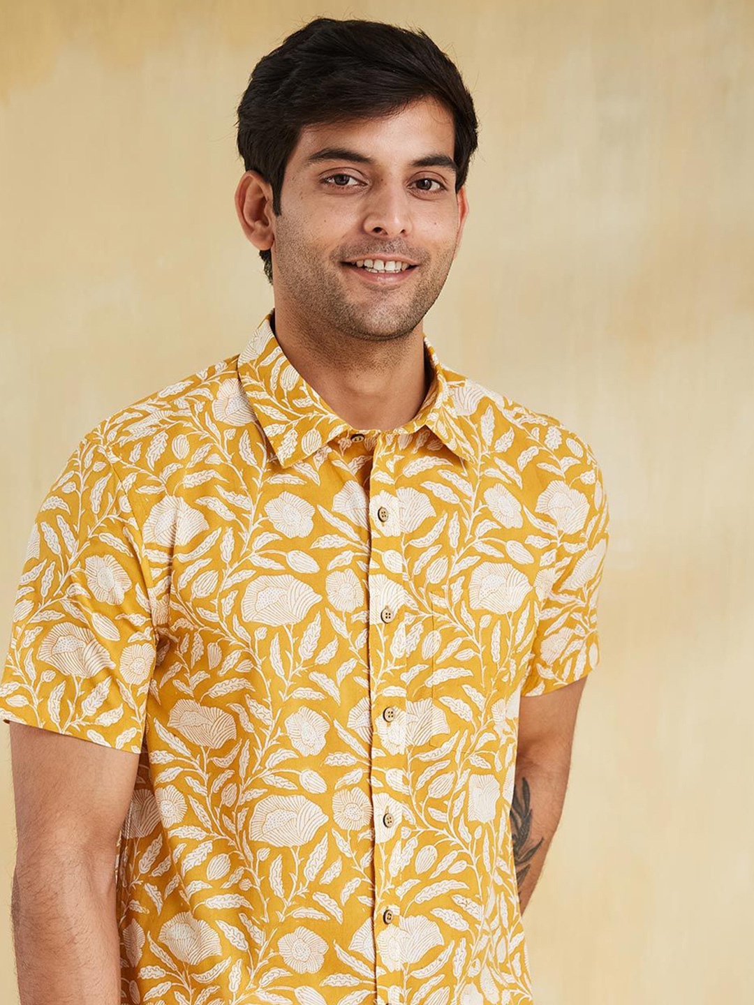 

Fabindia Men Opaque Printed Casual Shirt, Yellow