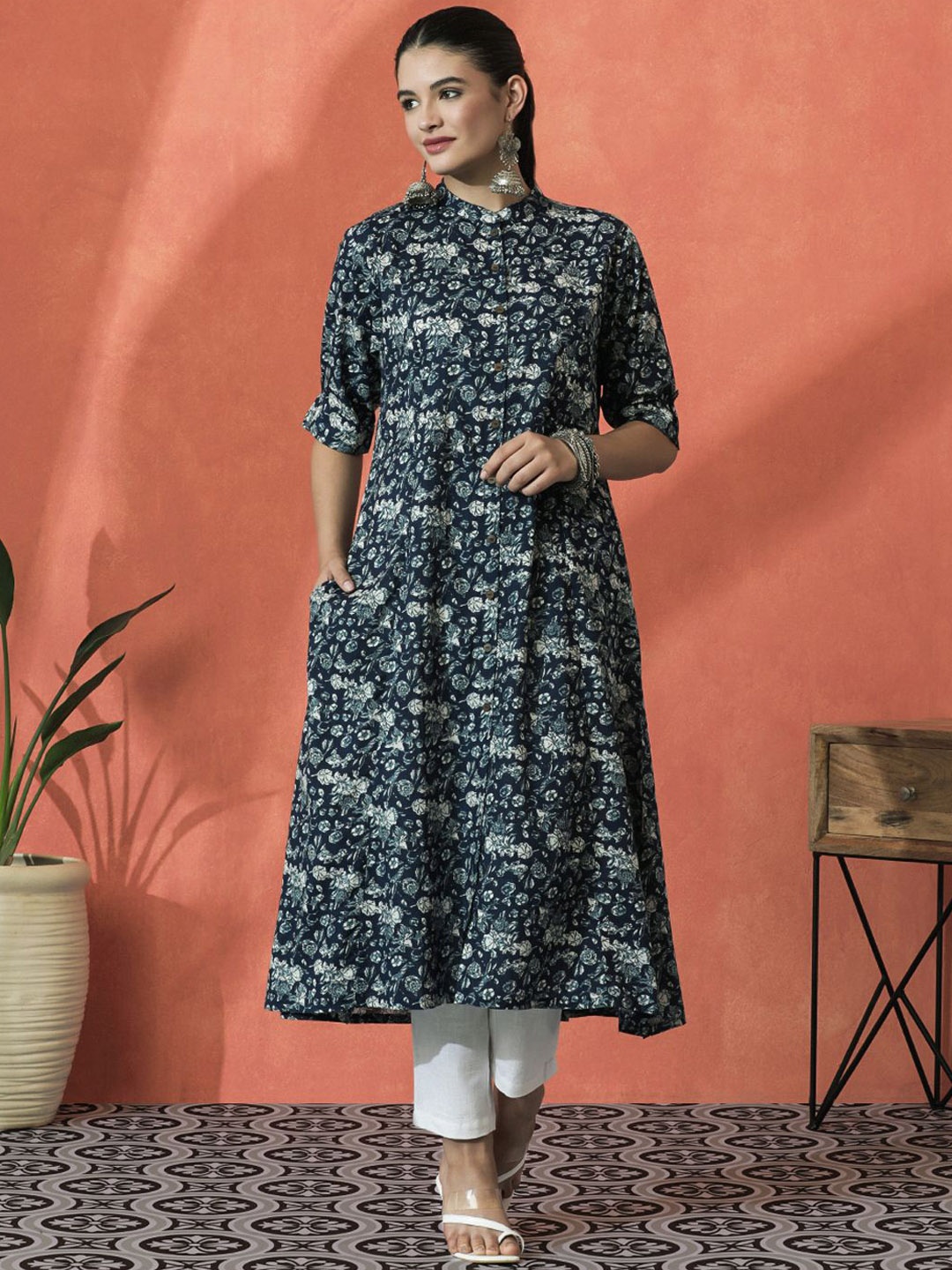 

Sangria Floral Printed Mandarin Collar Panelled Pure Cotton A-Line Kurta, Blue