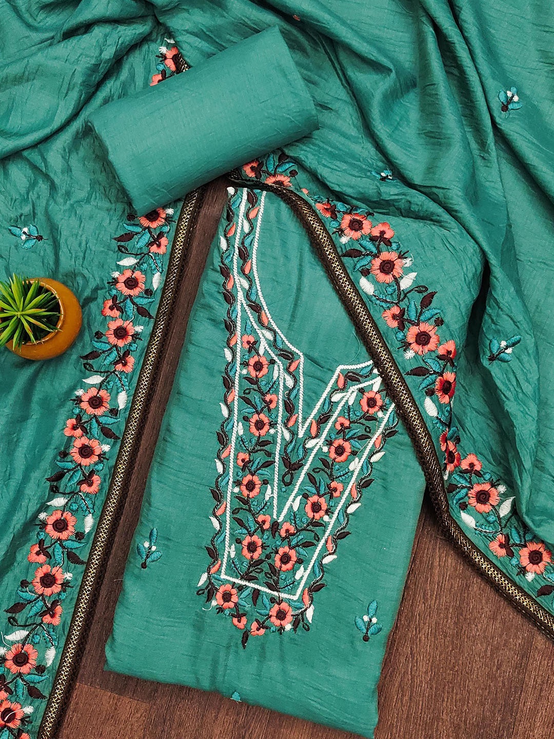 

SAINOOR Embroidered Thread Work Pure Cotton Semi-Stitched Dress Material, Green