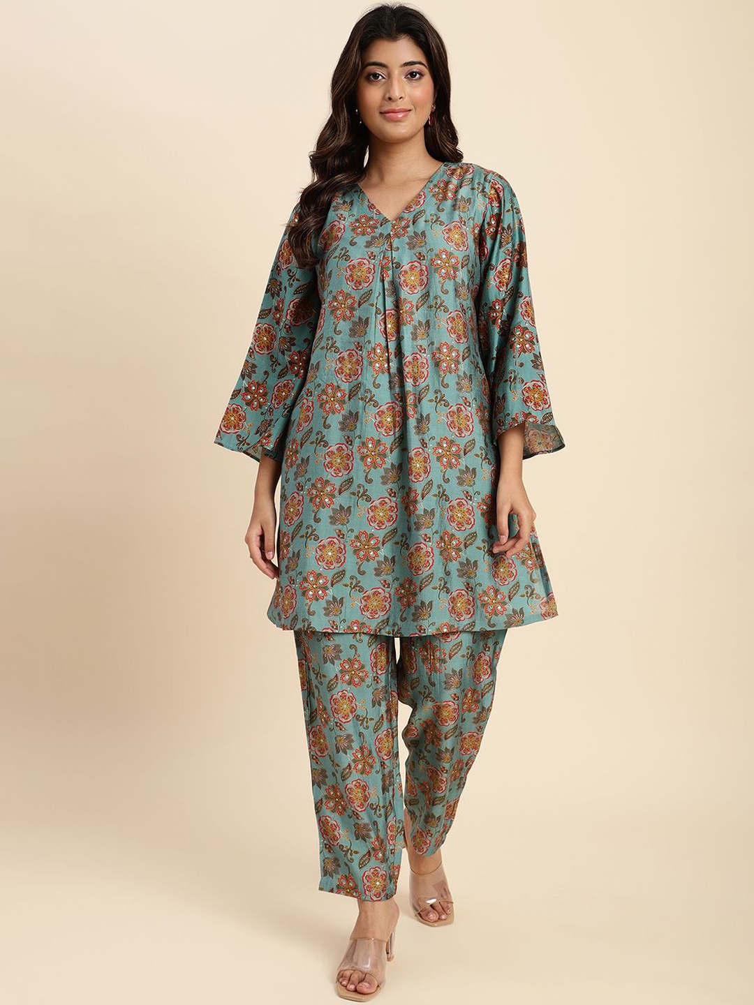 

DIVASTRI Floral Printed V Neck Tunic Kurta With Palazzos, Green