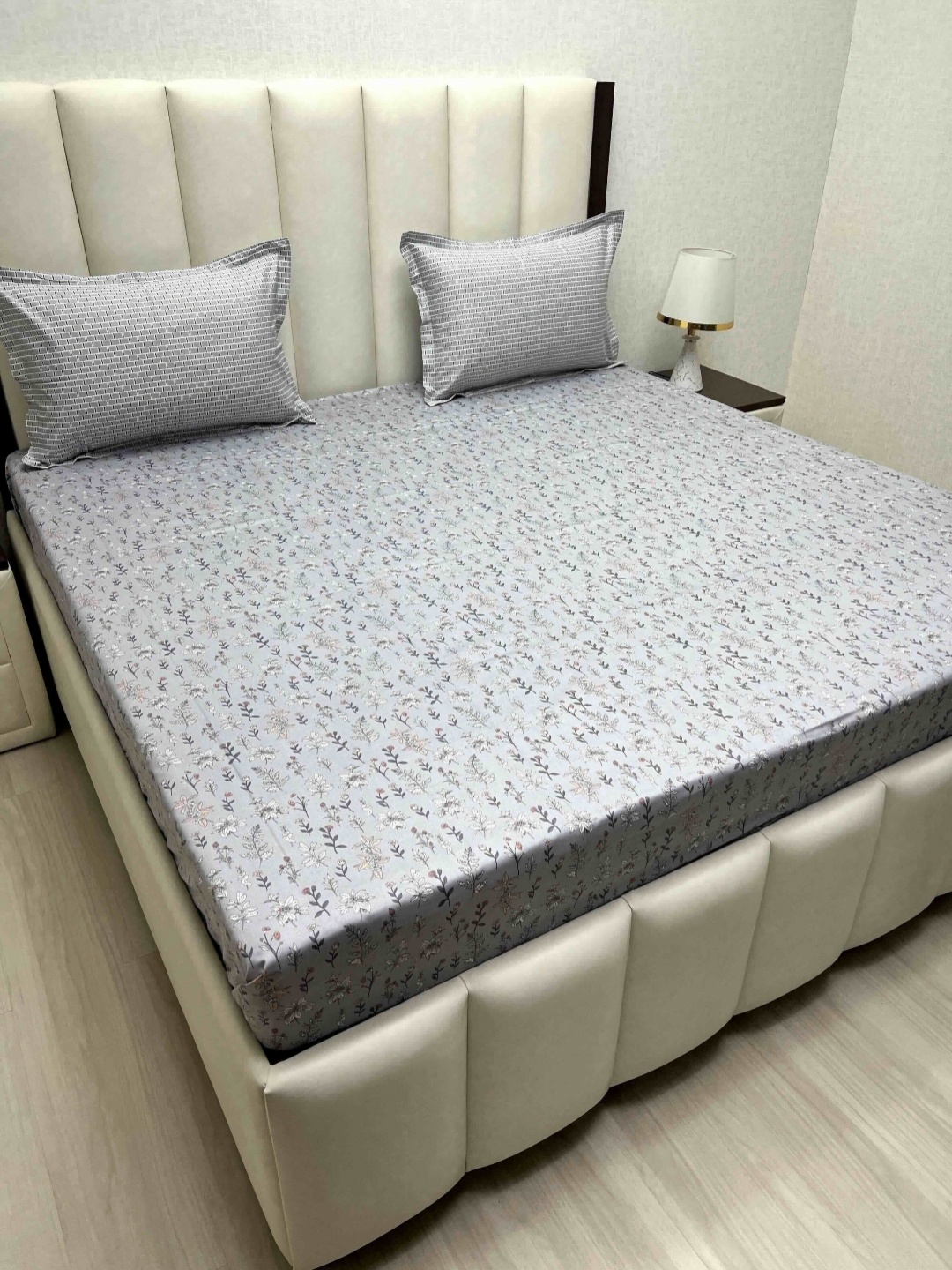 

Pure Decor Grey & White Floral 400 TC King Bedsheet with 2 Pillow Covers