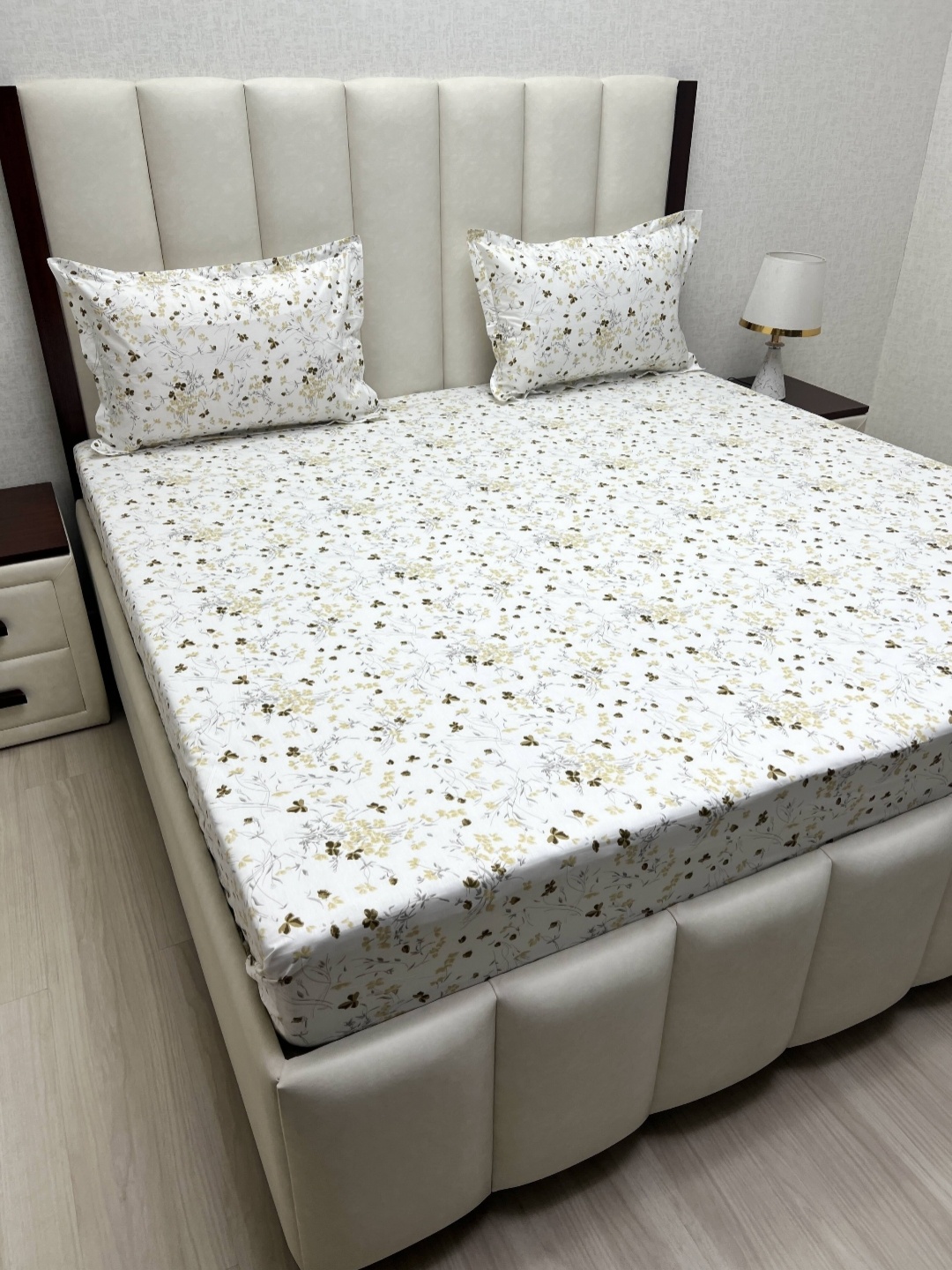 

Pure Decor White & Green Floral King Bedsheet with 2 Pillow Covers