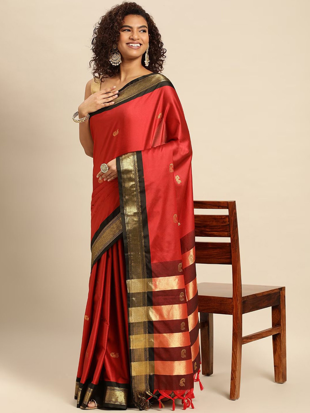 

SILKWEAR Ethnic Motifs Zari Silk Cotton Kanjeevaram Saree, Red