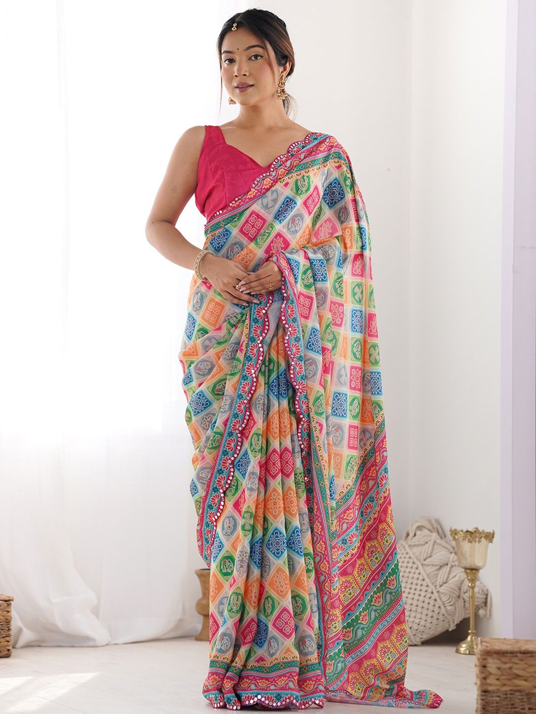 

DIVASTRI Ethnic Motifs Poly Chiffon Saree, Pink
