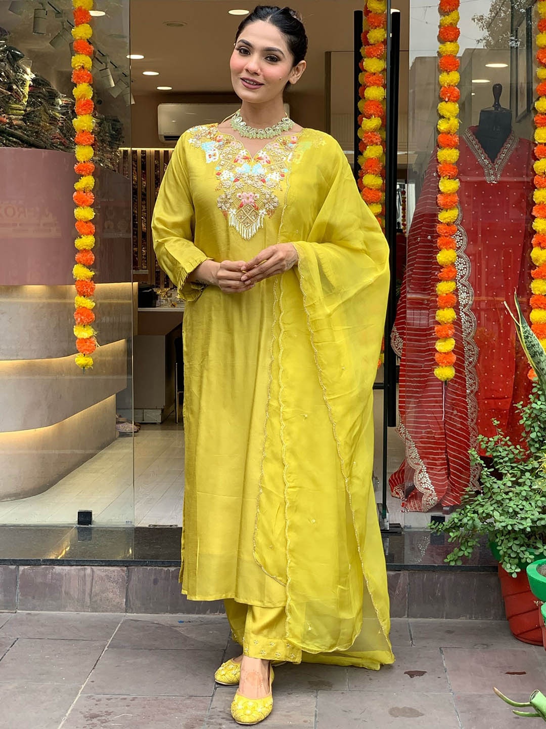 

NIZA FASHION Women Floral Embroidered Regular Thread Work Chanderi Silk Kurta with Trousers & With Dupatta, Yellow