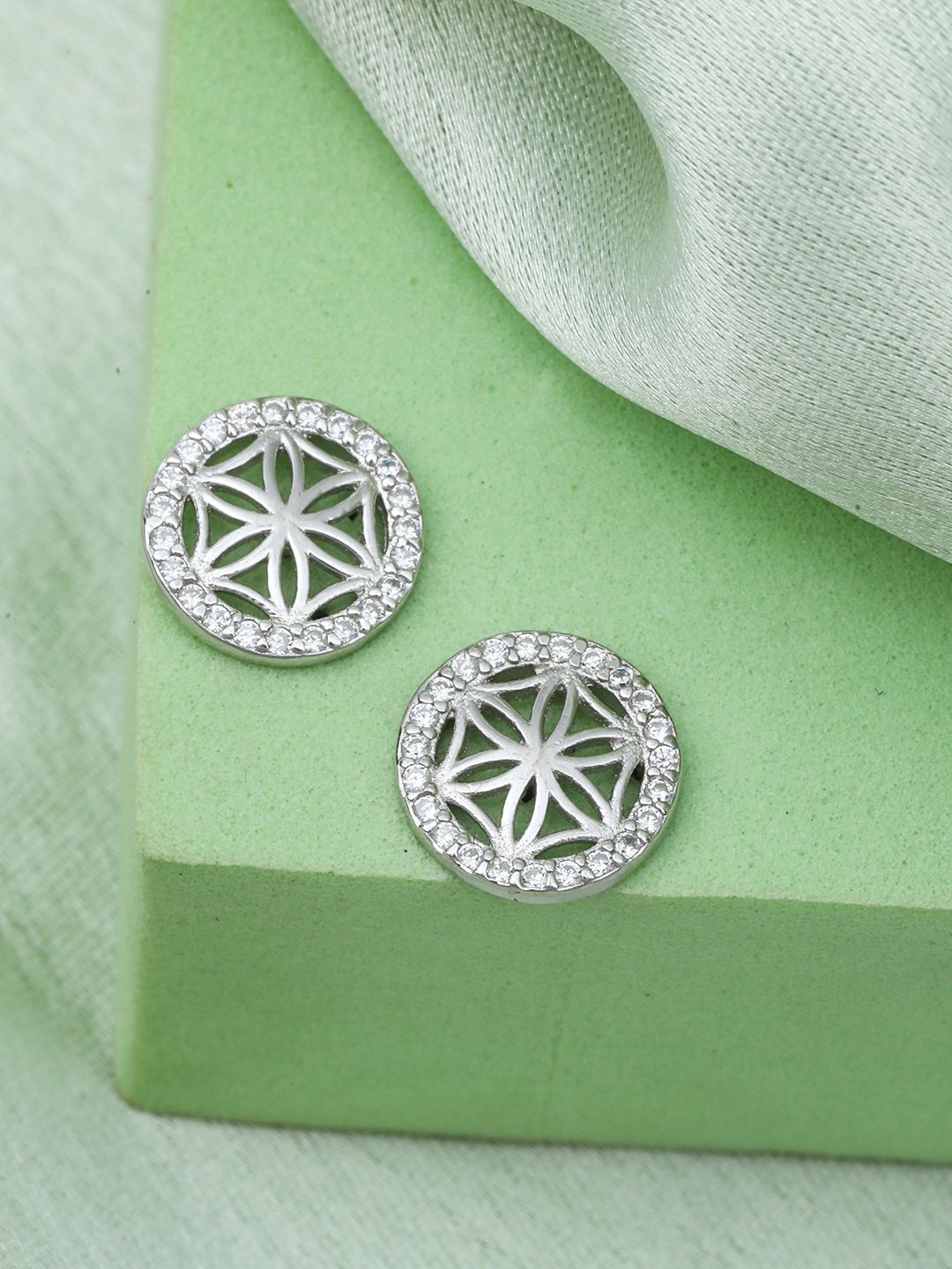 

MAIRA 925 Sterling Silver Rhodium-Plated Cubic Zirconia Studded Circular Shaped Studs
