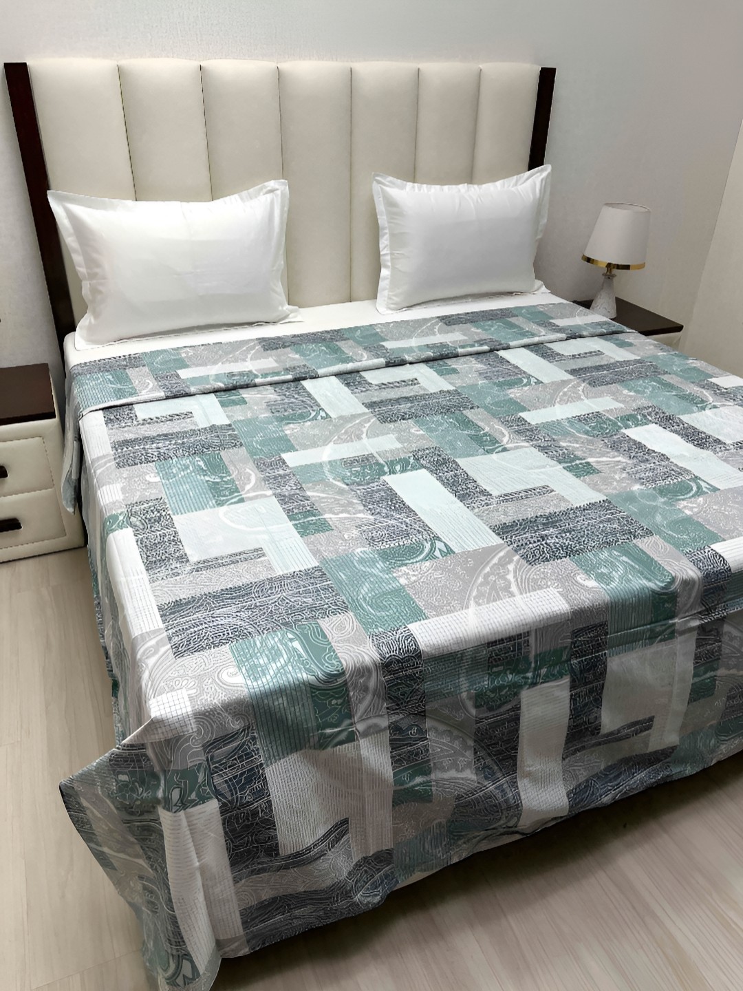 

Pure Decor Green & Grey Paisley Printed Pure Cotton King Size Duvet Cover