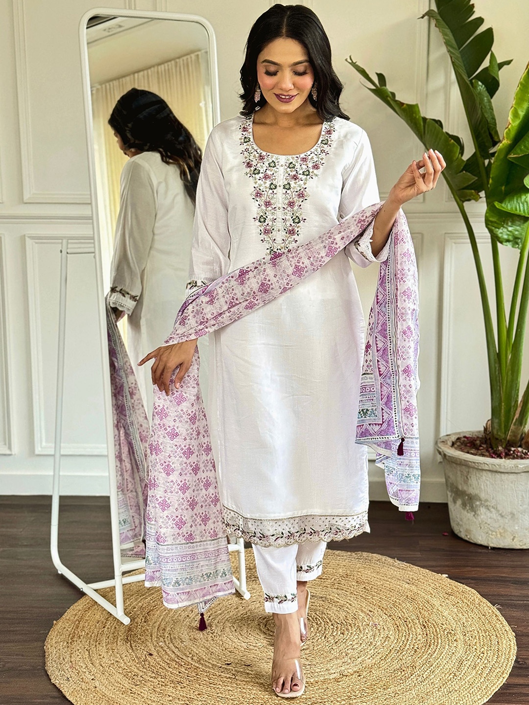 

NIZA FASHION Women Floral Embroidered Regular Chanderi Silk Kurta with Trousers & With Dupatta, White