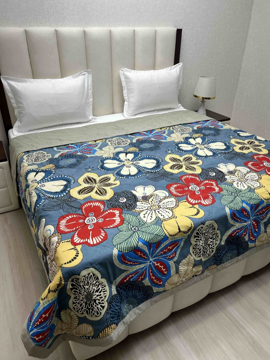 

Pure Decor Blue & Red Floral Microfiber AC Room 350 GSM Double Bed Comforter