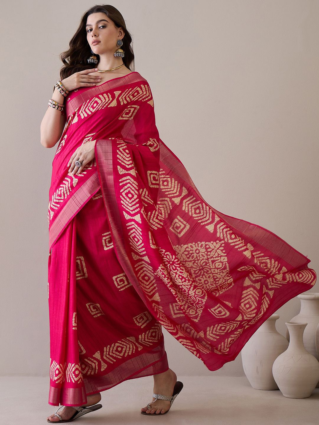 

Mitera Ethnic Motifs Silk Blend Sungudi Saree, Pink