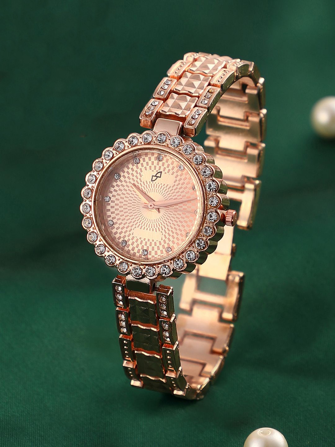 

HAUTE SAUCE by Campus Sutra Women Embellished Dial & Straps Analogue Watch SS25_HSWC6014, Rose gold