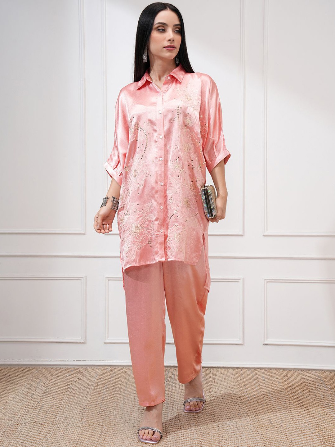 

Vishudh Women Embroidered Tunic with Regular Pants Co-Ord Set, Pink