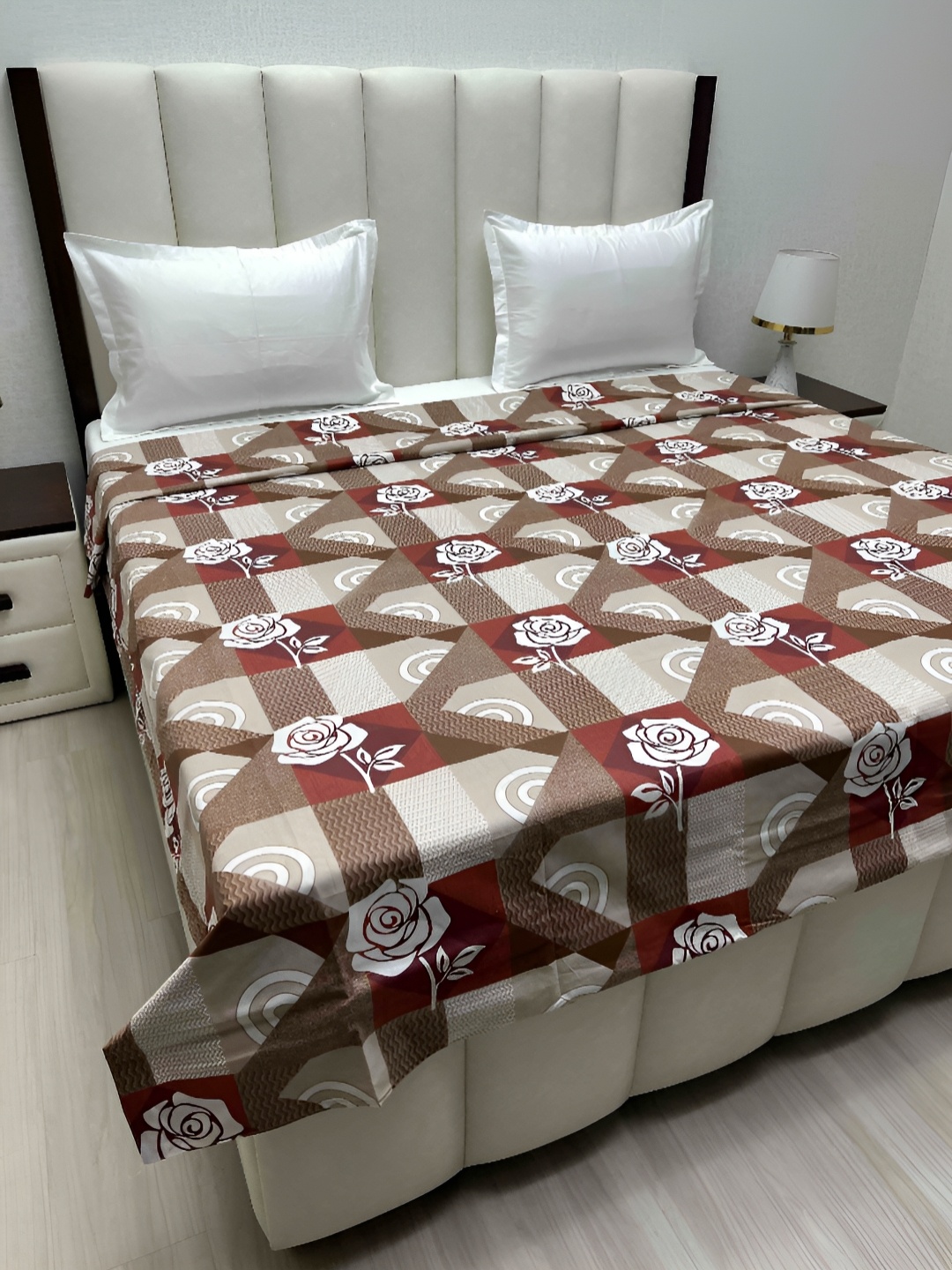 

Pure Decor Brown & White Printed Pure Cotton 260 TC King Size 2.2 m x 2.4 m