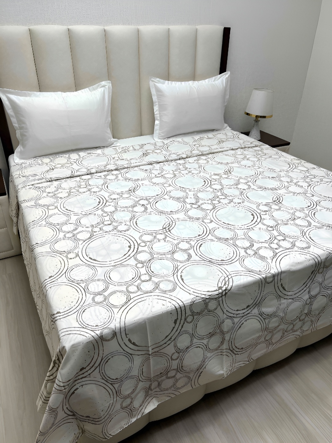 

Pure Decor Beige & White Floral Printed Pure Cotton Super King Size Duvet Cover