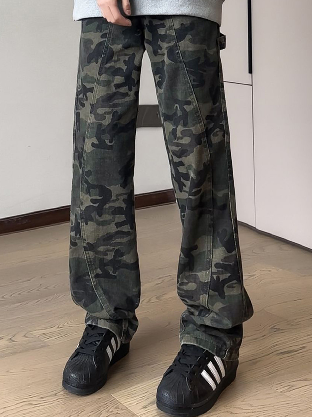 

The Roadster Lifestyle Co. Men Printed Mid Rise Jeans, Green