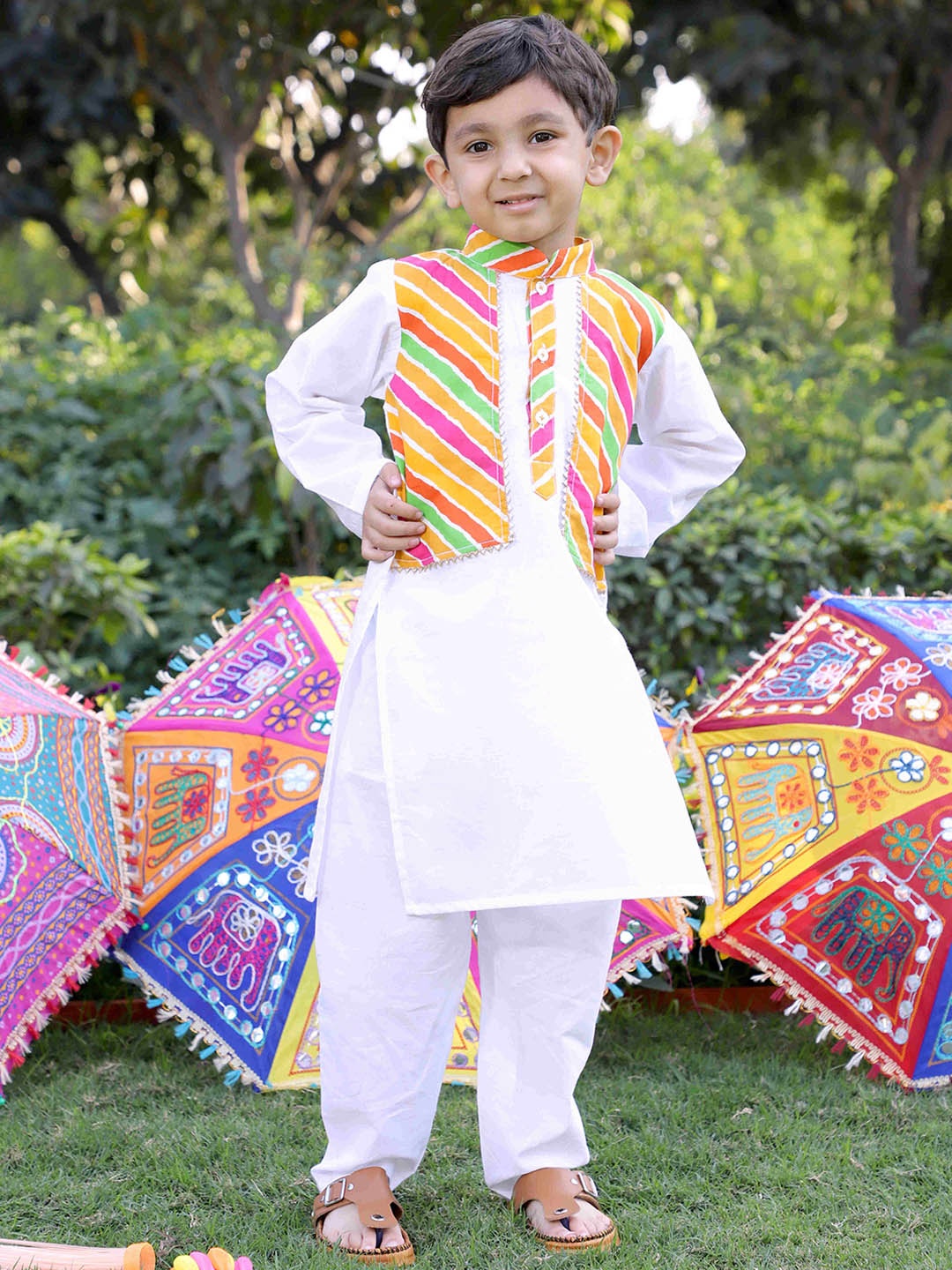 

EthIndia Boys Striped Mandarin Collar Pure Cotton Straight Kurta With Pyjama, White