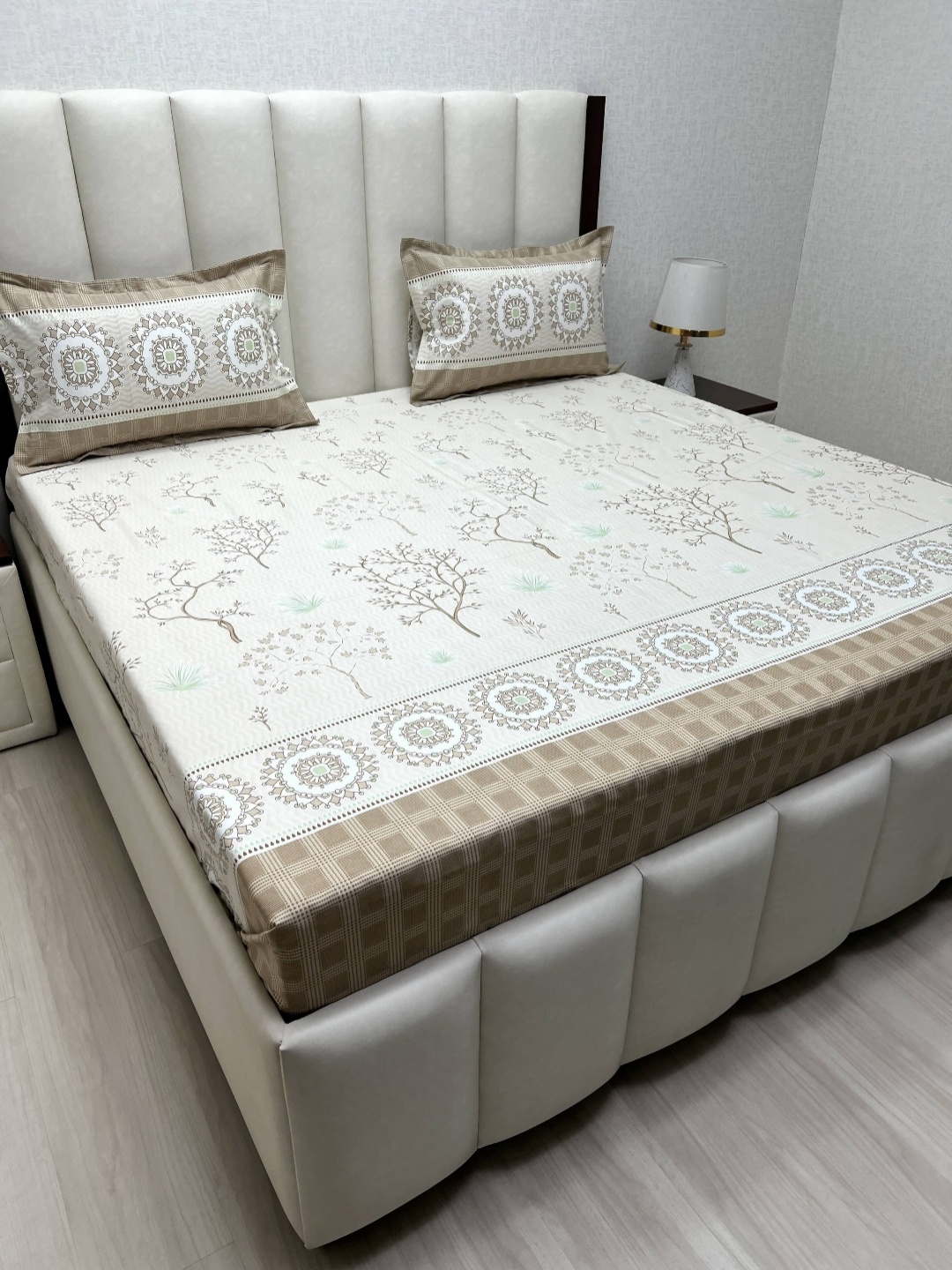 

Pure Decor Brown & White Floral King Bedsheet with 2 Pillow Covers