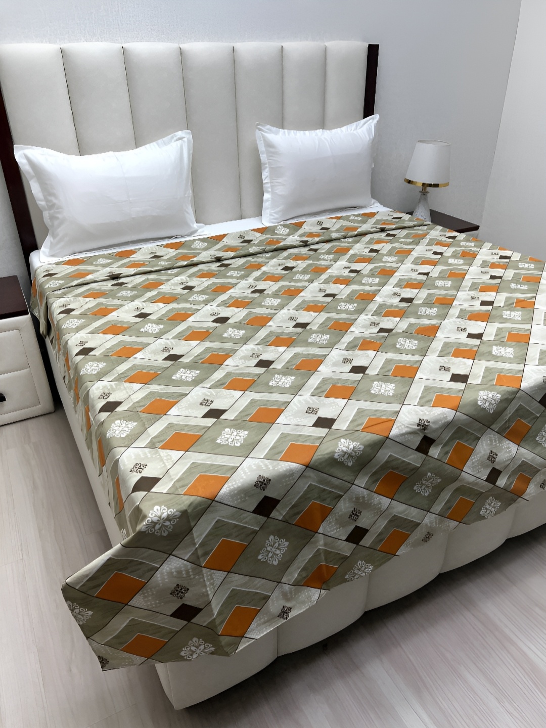 

Pure Decor Brown & Olive Geometric Printed Pure Cotton 260 TC King Size Duvet Cover