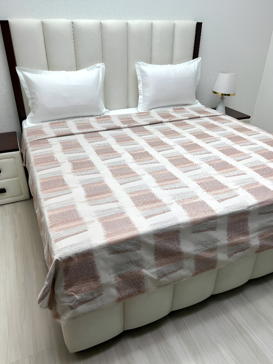 

Pure Decor Beige & Brown Printed Pure Cotton 260 TC King Size 2.2 m x 2.4 m