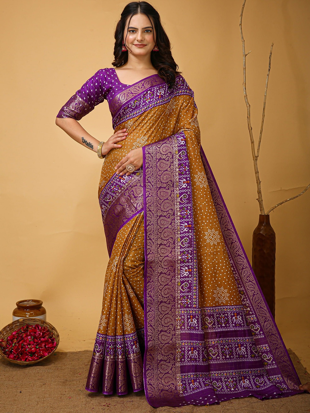 

V3 FASHION STUDIO Ethnic Motifs Zari Art Silk Banarasi Saree, Brown