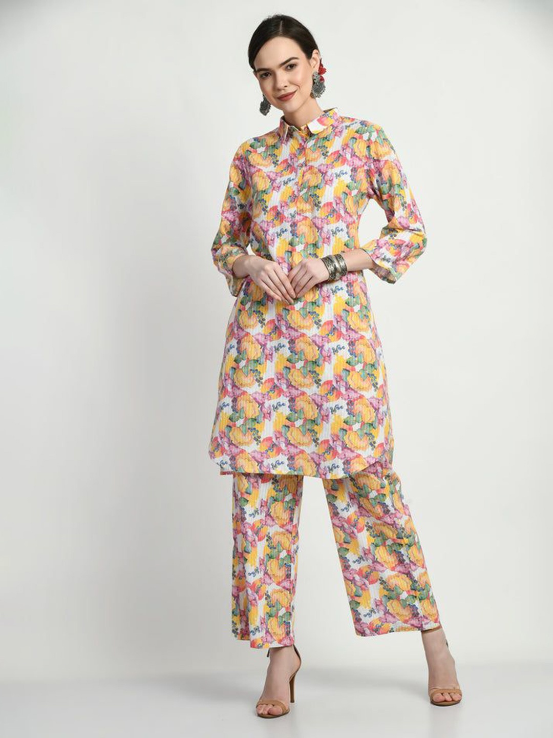 

SEEDS OF FUSION Floral Printed Shirt Collar Pure Cotton Straight Kurta, Yellow