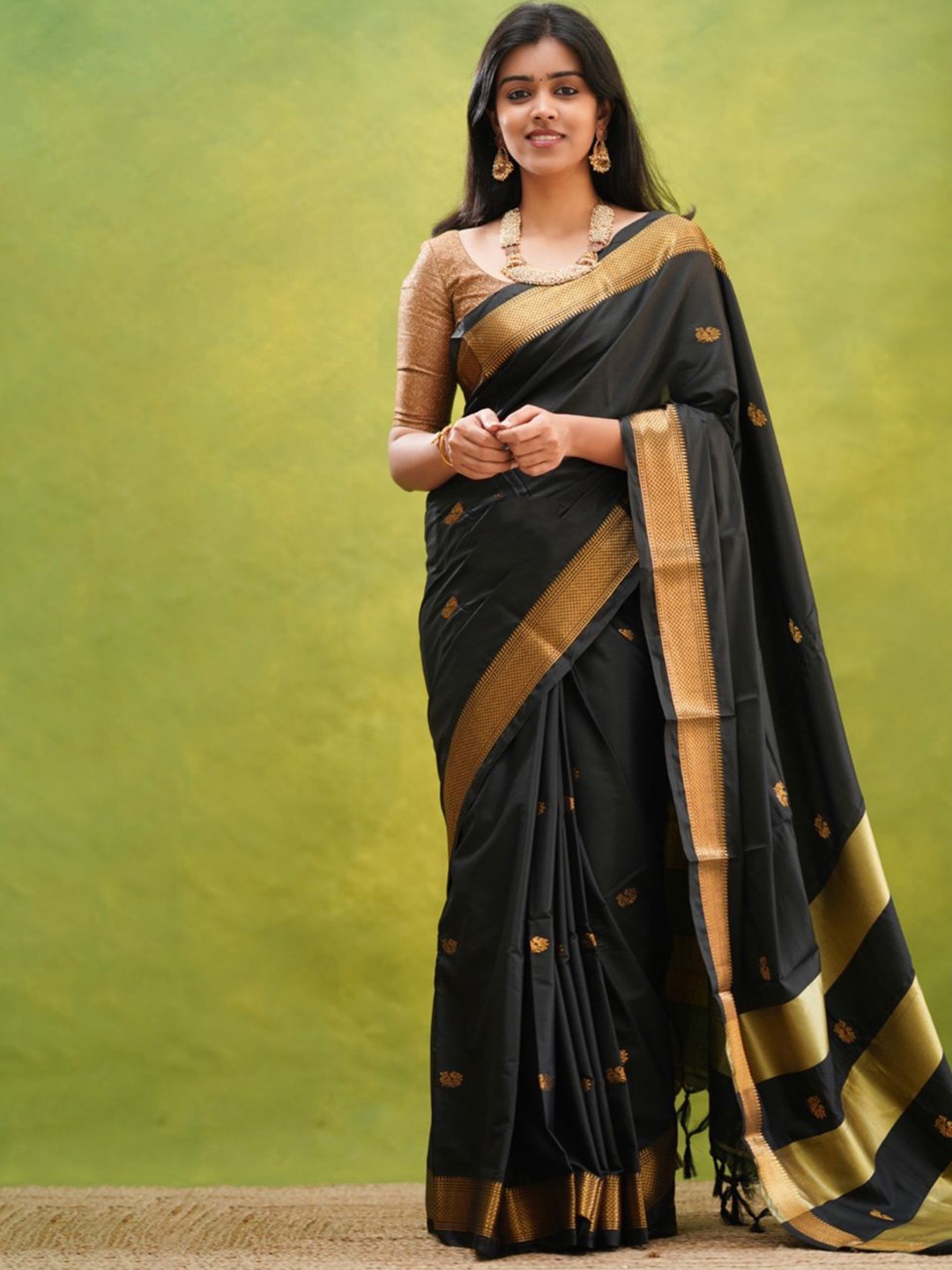 

SILKWEAR Ethnic Motifs Zari Silk Cotton Kanjeevaram Saree, Black