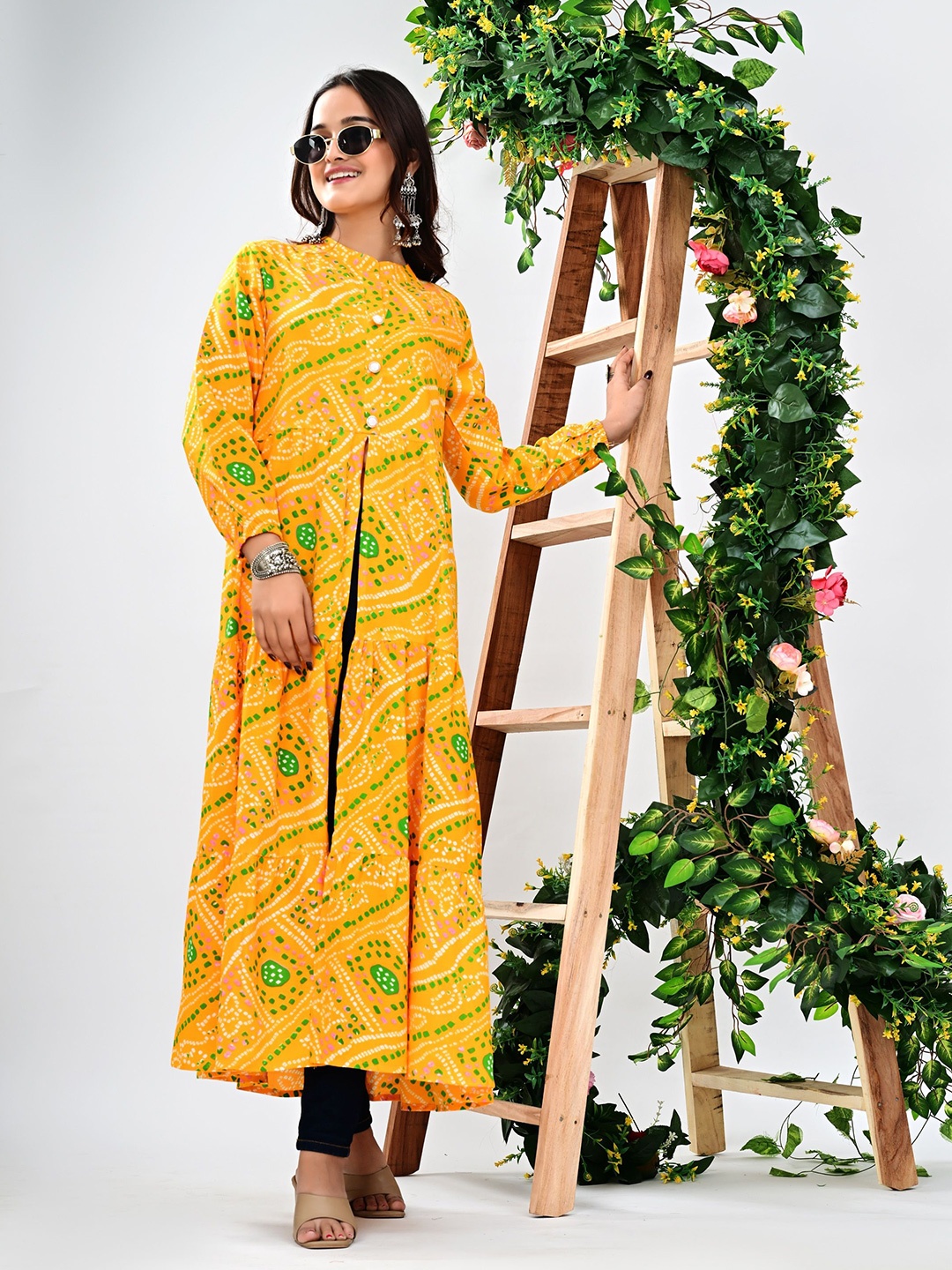 

VASUPRADA Bandhani Printed Front High Slit Mandarin Collar A-Line Kurta, Yellow