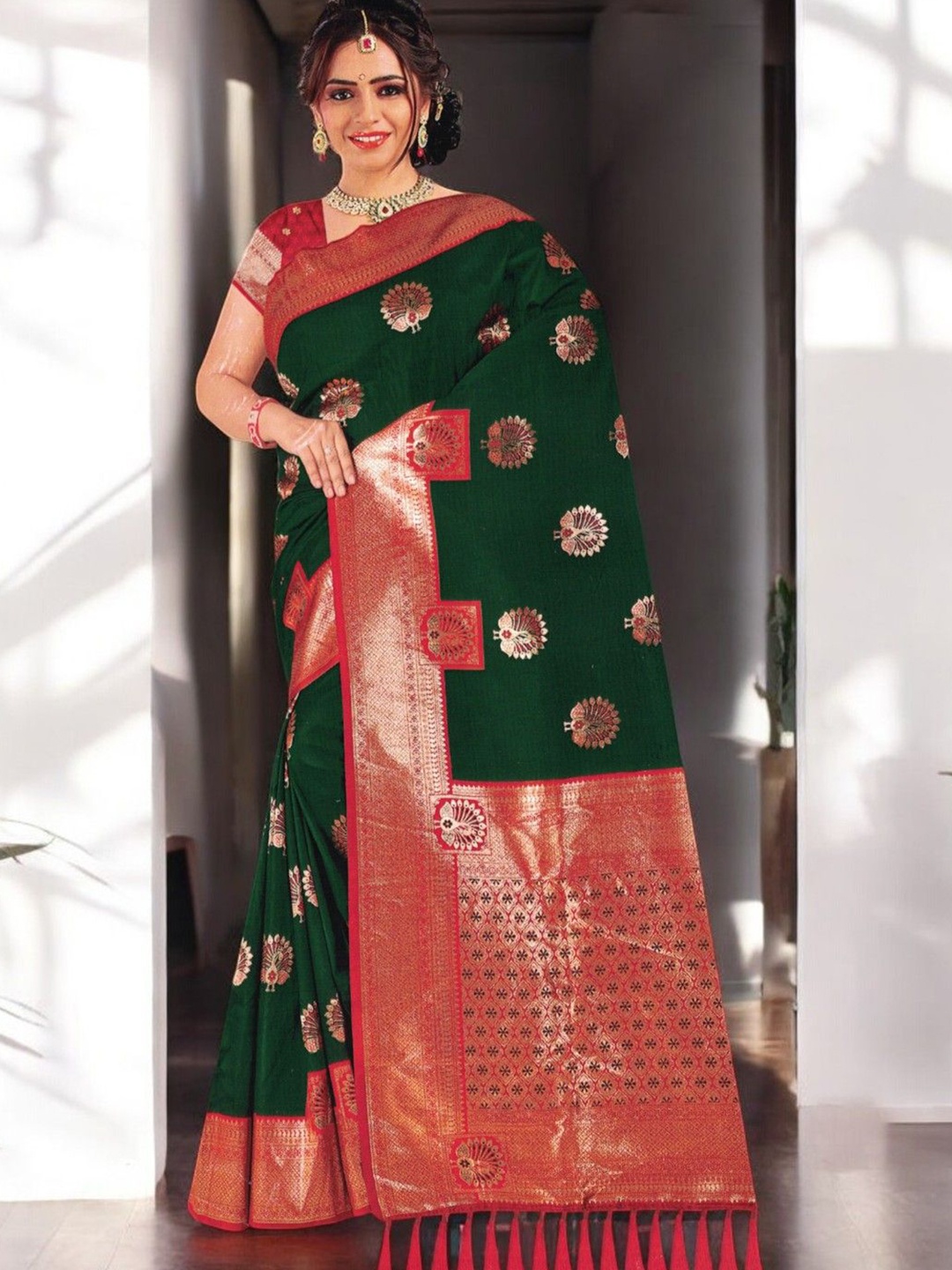 

SHOPPKEE Woven Design Zari Art Silk Banarasi Saree, Green