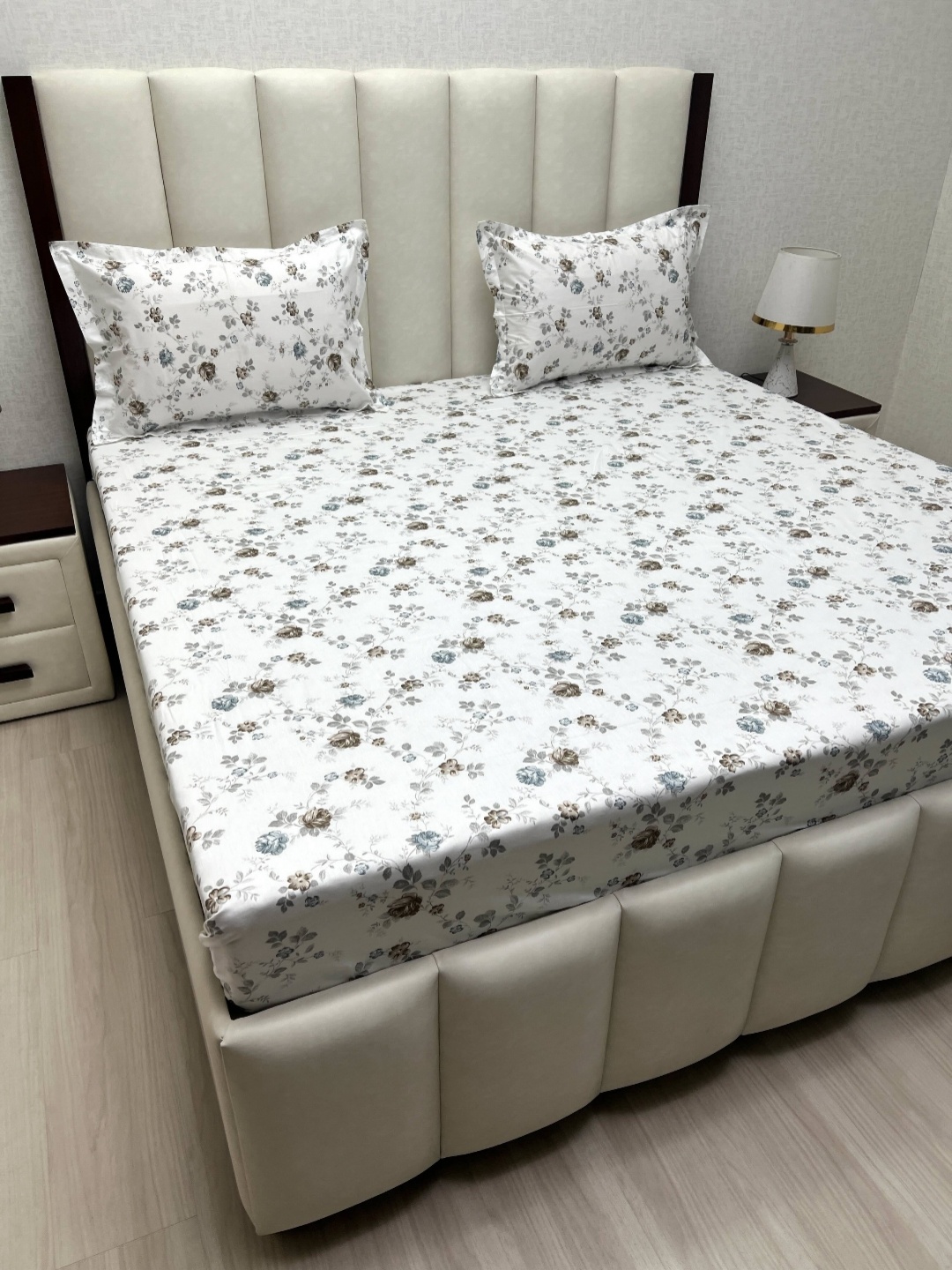 

Pure Decor White & Grey Floral 300 TC King Bedsheet with 2 Pillow Covers