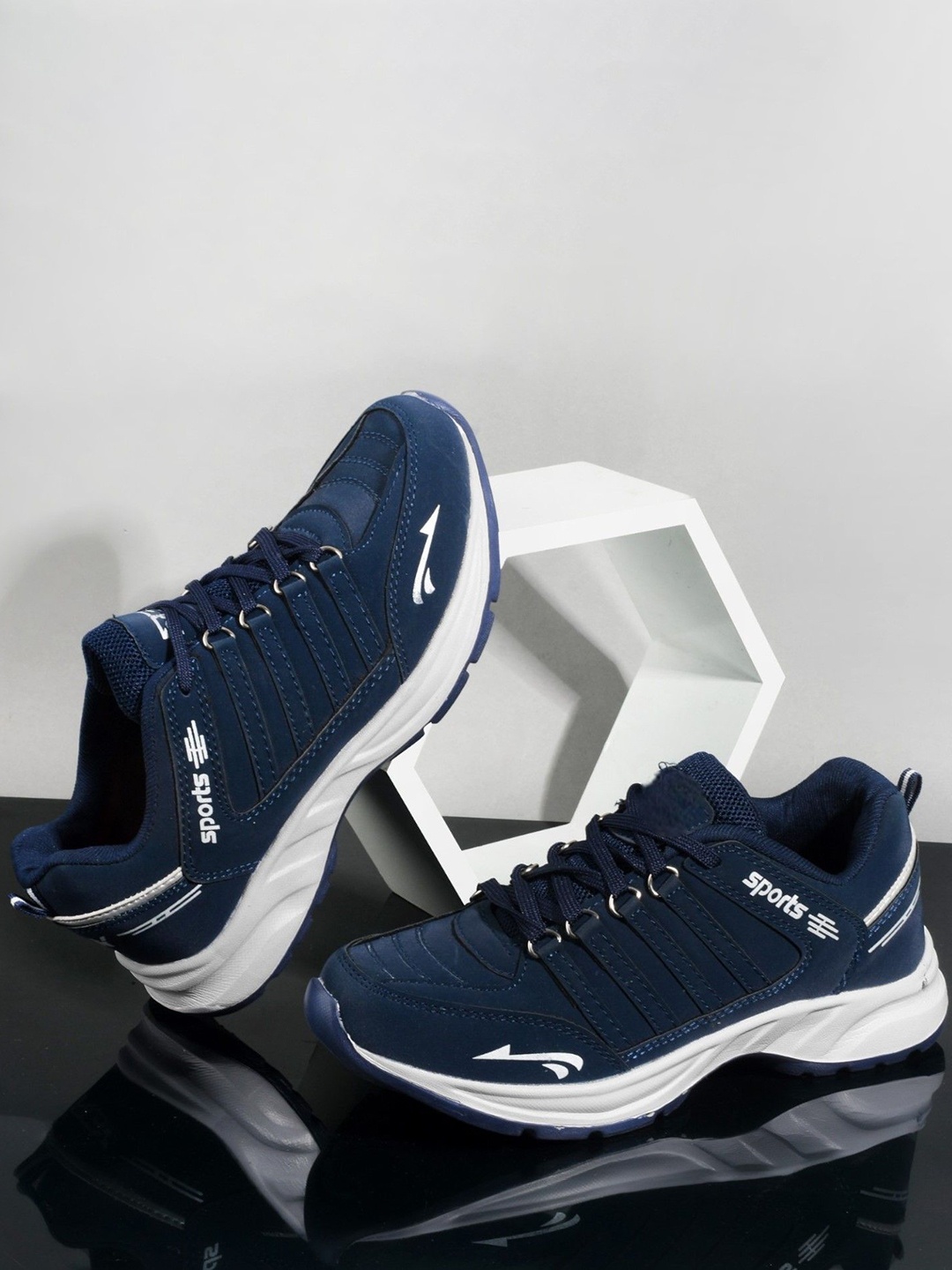 

Genial Men Mesh Running Non-Marking Shoes, Blue