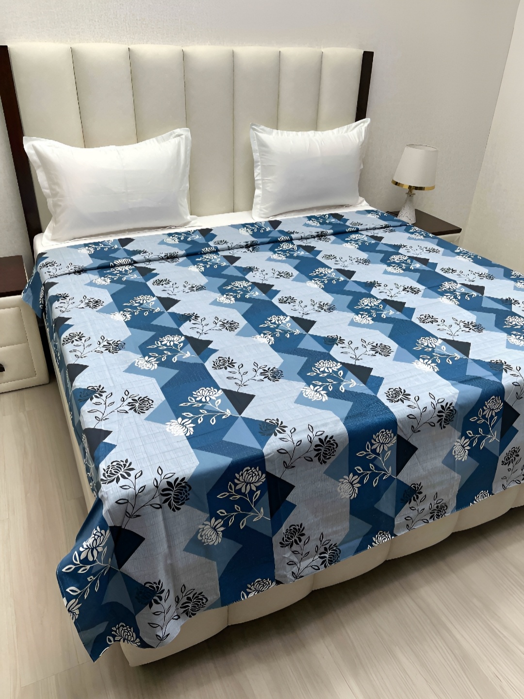 

Pure Decor Blue & White Printed Pure Cotton 260 TC King Size Duvet Cover